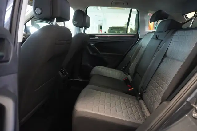 Volkswagen Tiguan view 9
