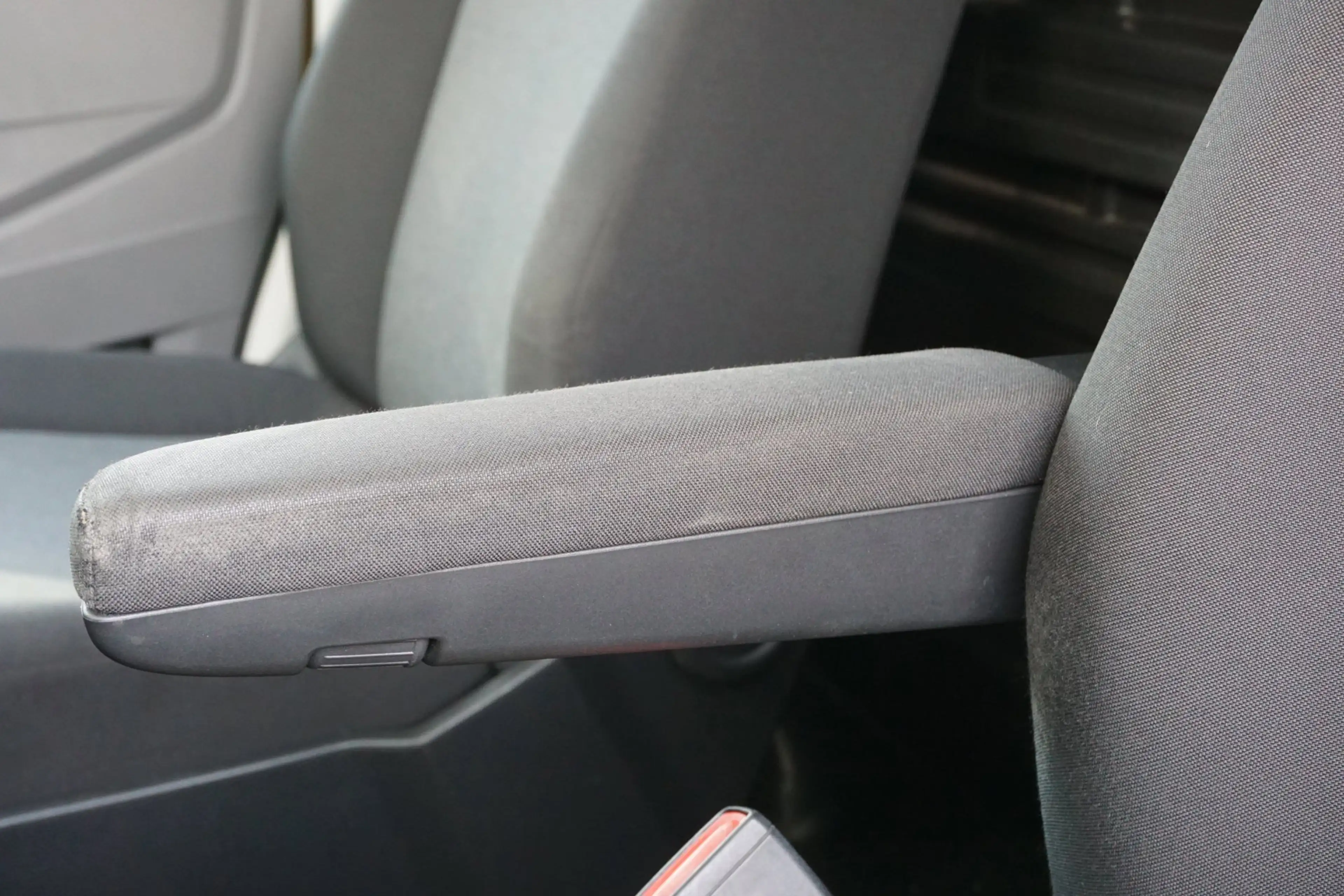 Volkswagen Crafter 35 2.0 TDI L4H3 DC DSG Carplay Cruise Cam — photo 21