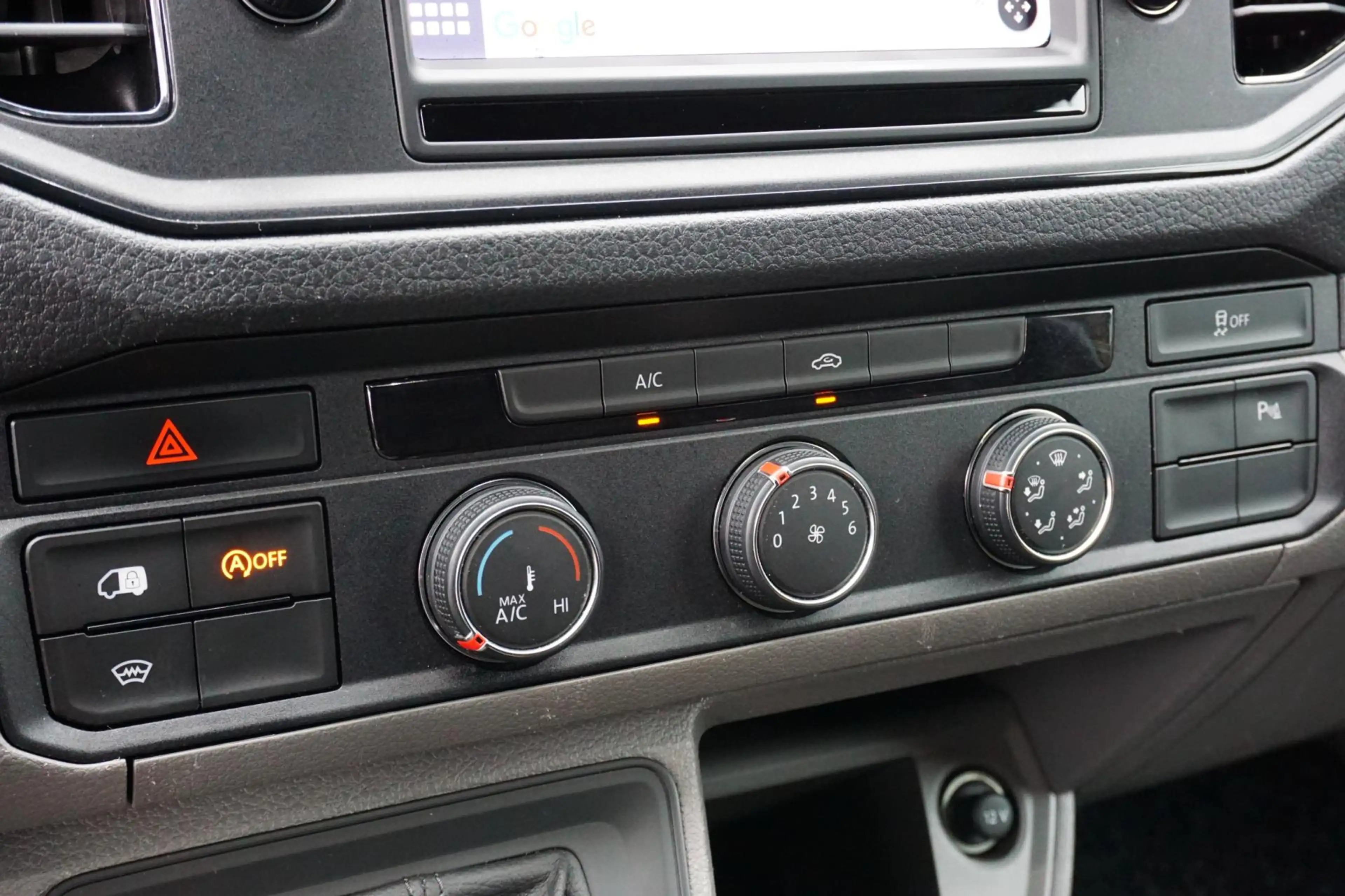 Volkswagen Crafter 35 2.0 TDI L4H3 DC DSG Carplay Cruise Cam — photo 19