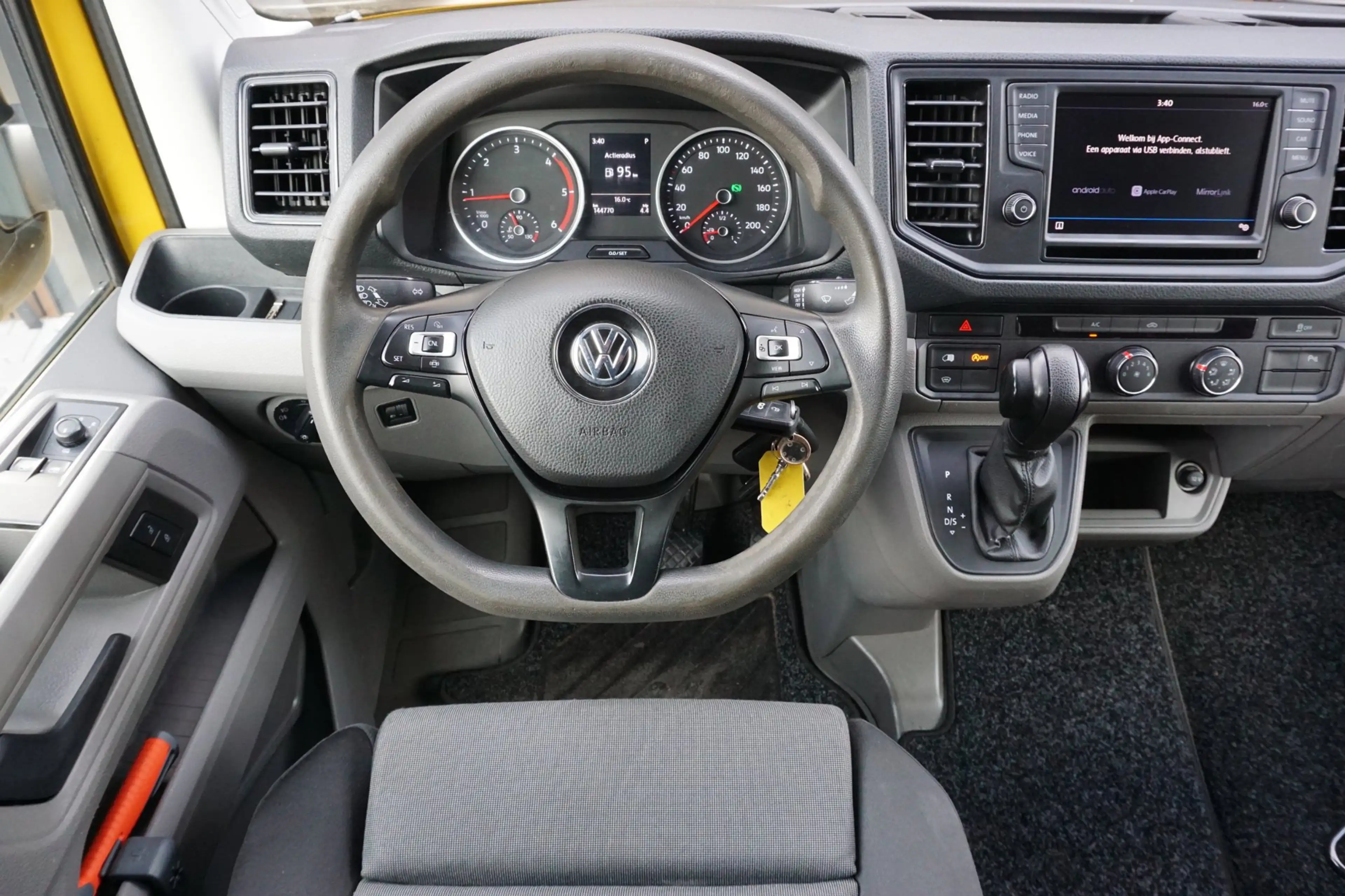 Volkswagen Crafter 35 2.0 TDI L4H3 DC DSG Carplay Cruise Cam — photo 10