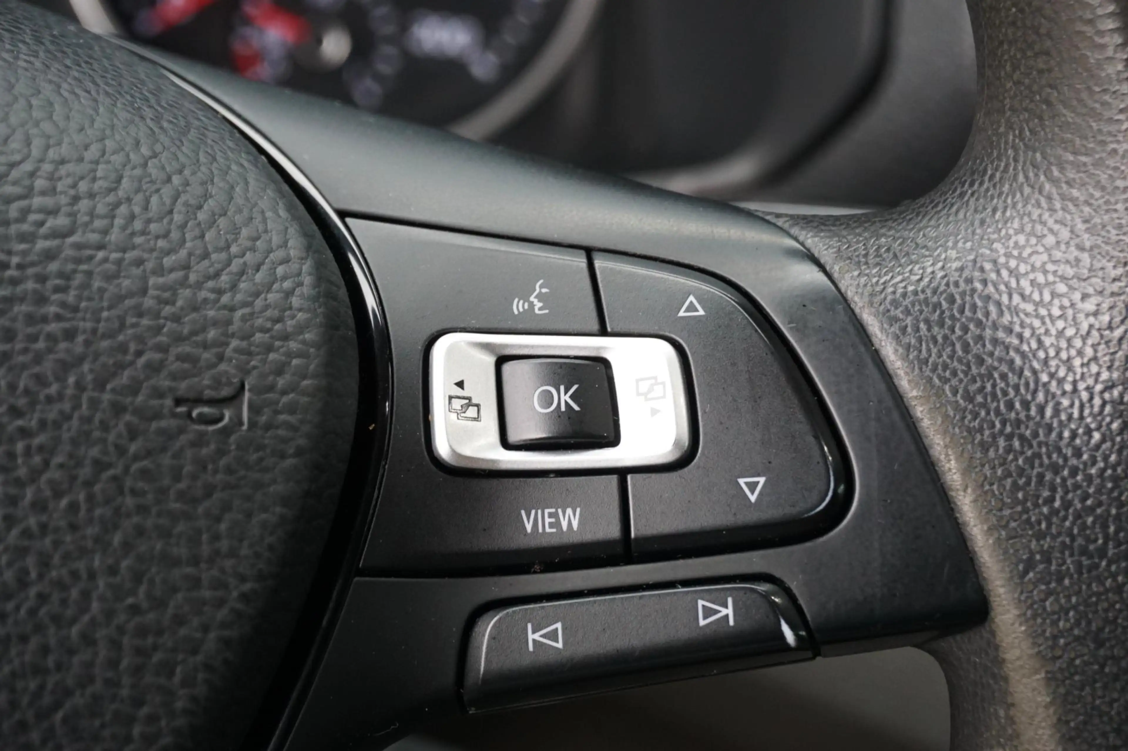 Volkswagen Crafter 35 2.0 TDI L4H3 DC DSG Carplay Cruise Cam — photo 15