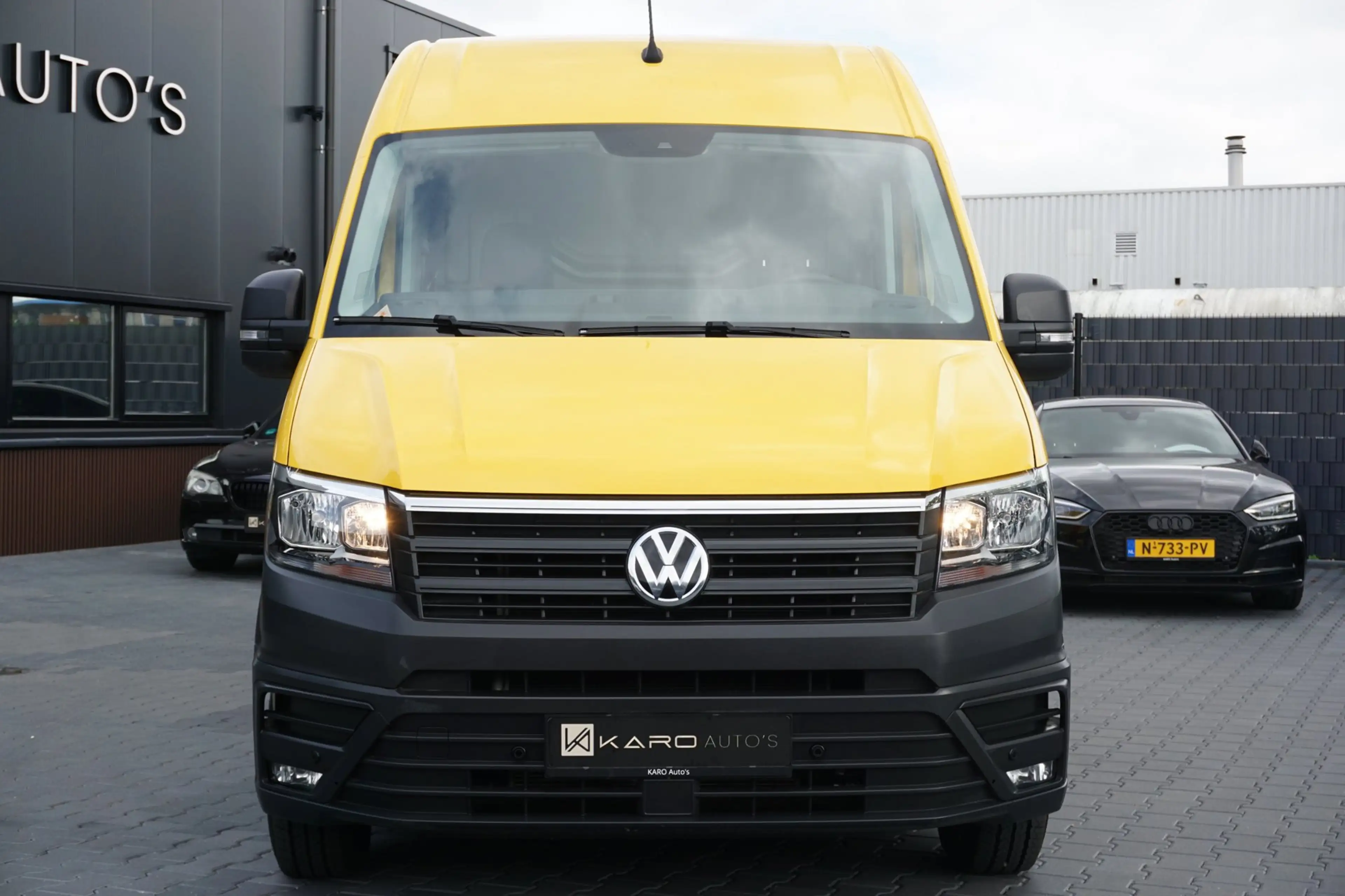 Volkswagen Crafter 35 2.0 TDI L4H3 DC DSG Carplay Cruise Cam — photo 2