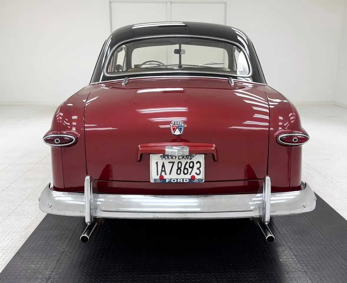 Ford Sedan, foto 4