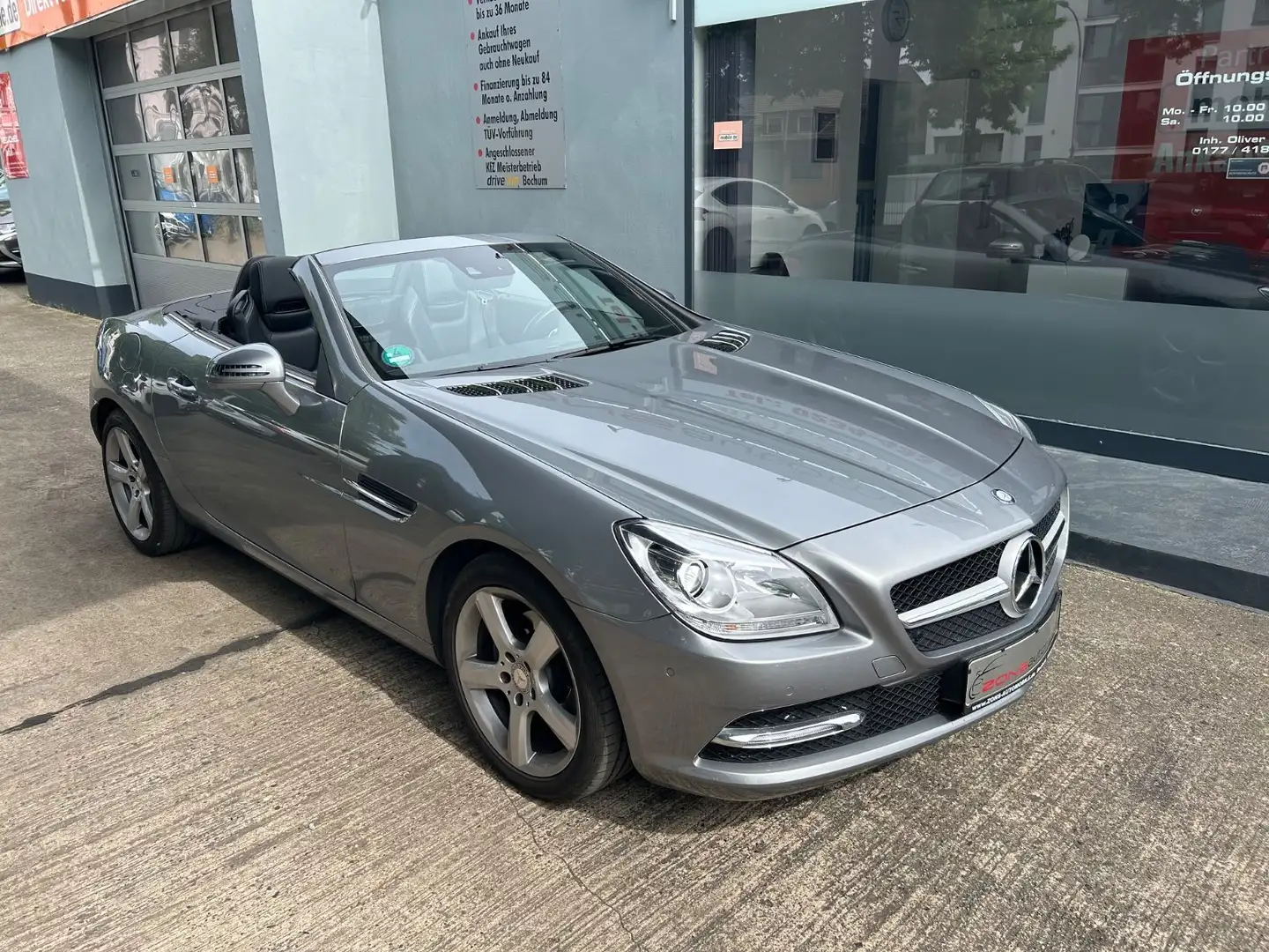 Mercedes-Benz SLK 200 Roadster Autom.+Navi+Leder+Panorama+BT+ Argento - 2