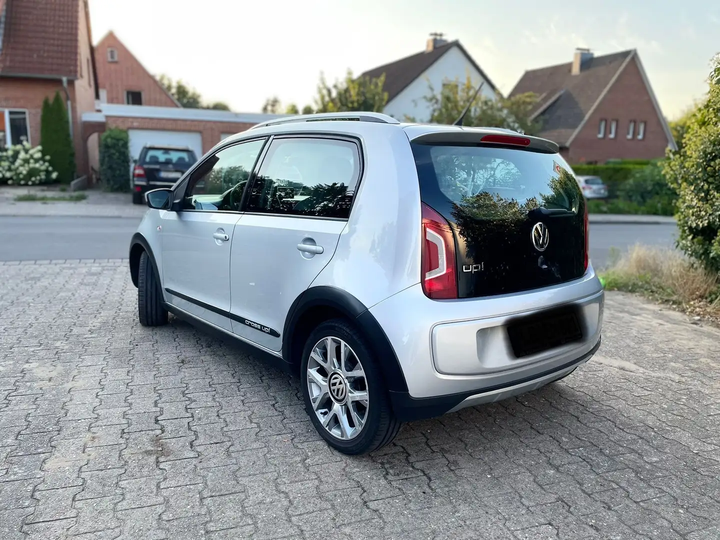 Volkswagen up! Cross Up! Grau - 2