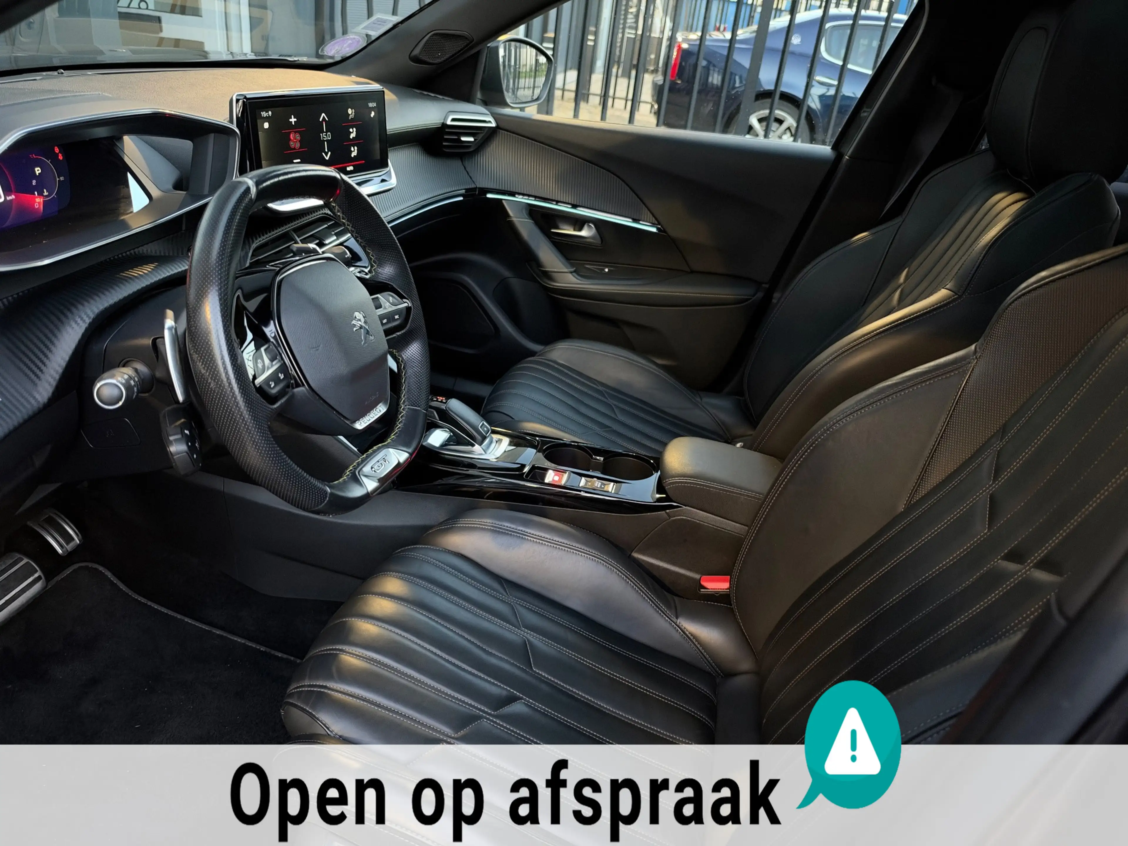 Peugeot 2008 1.2 PureTech GT Pack PANO LEDER CARPLAY NAVI AUTOM — photo 5