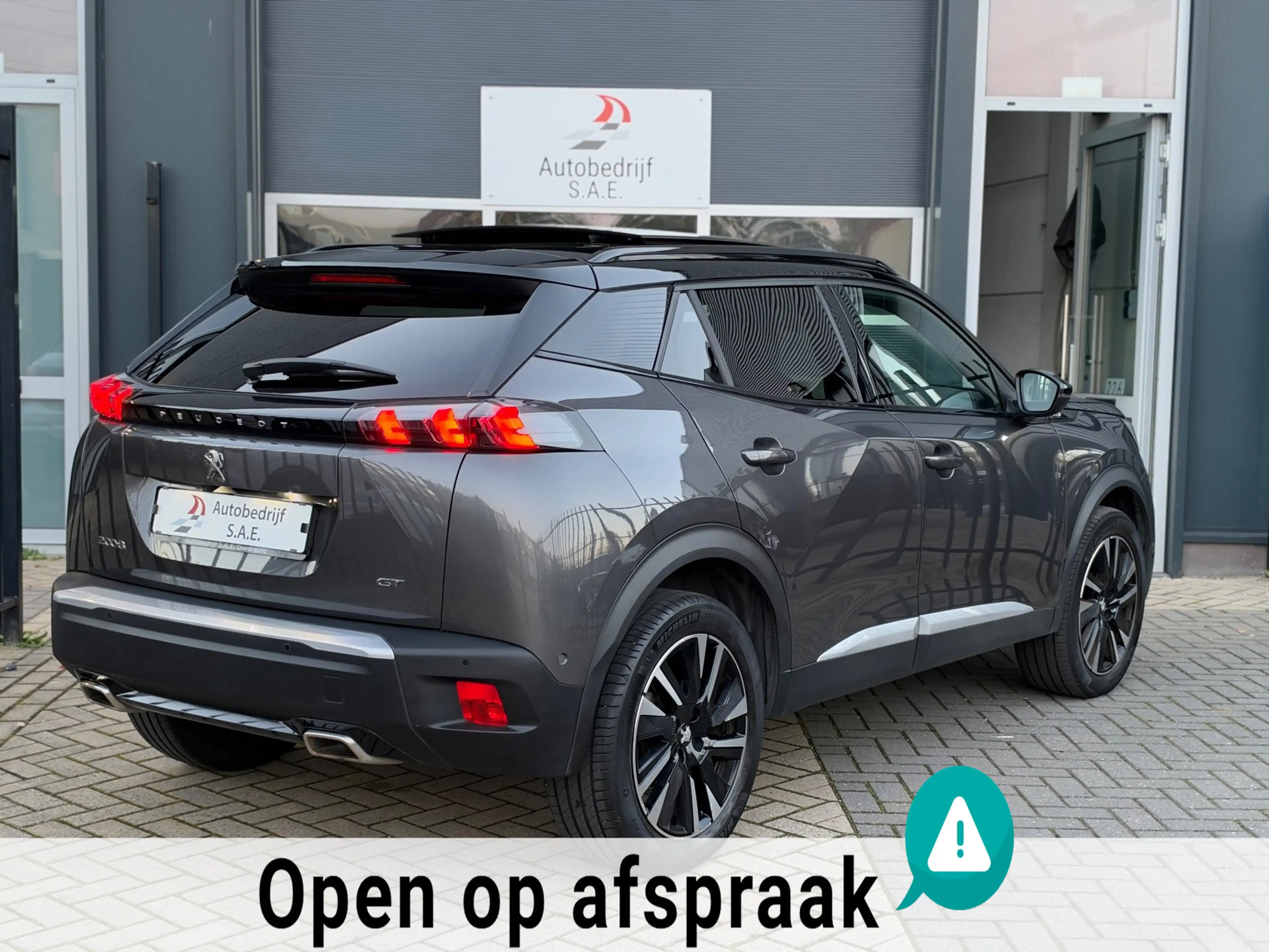 Peugeot 2008 1.2 PureTech GT Pack PANO LEDER CARPLAY NAVI AUTOM — photo 3