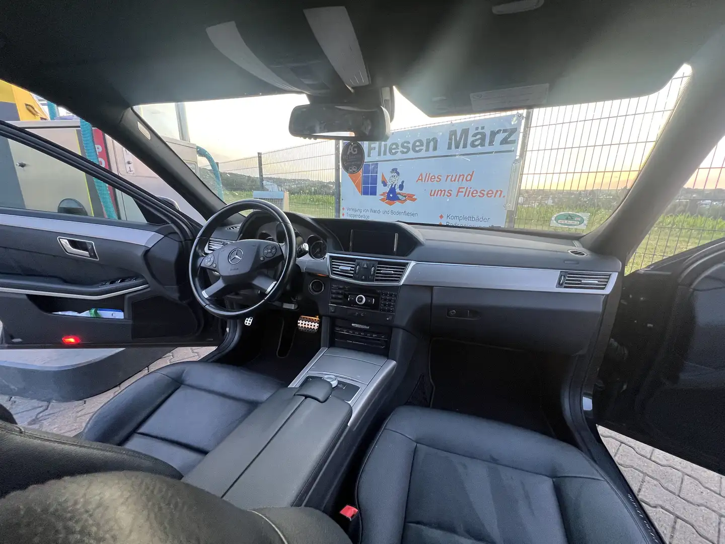 Mercedes-Benz E 300 T CDI  amg  paket und avangar - 2