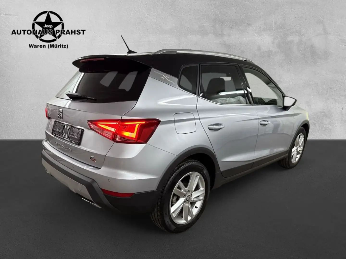 SEAT Arona 1.0TSI FR DSG LED NAVI DAB CARPLAY AHK Argento - 2