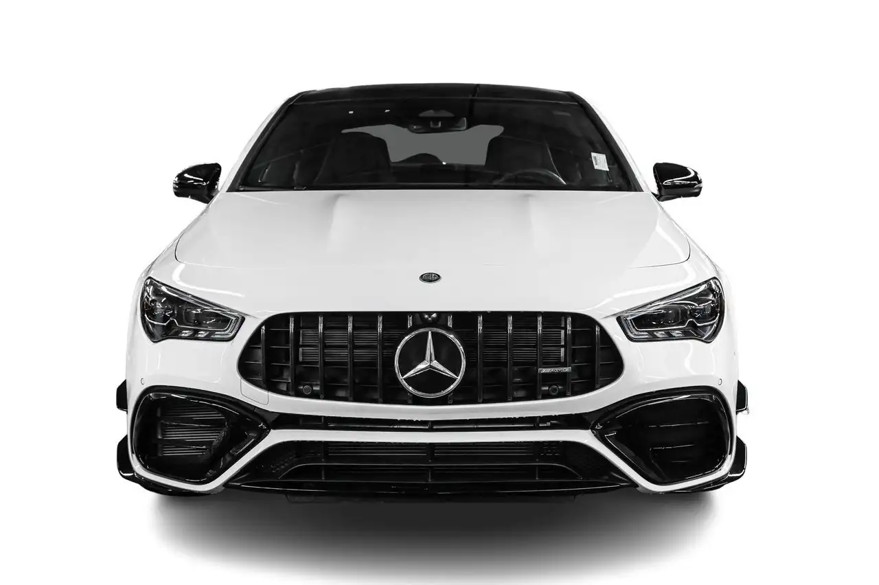 Mercedes-Benz CLA снимка Mercedes-Benz CLA