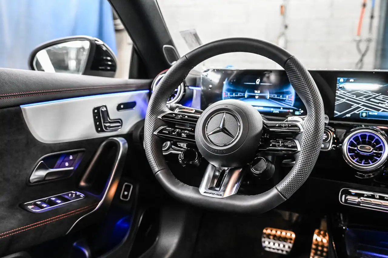 Mercedes-Benz CLA снимка Mercedes-Benz CLA