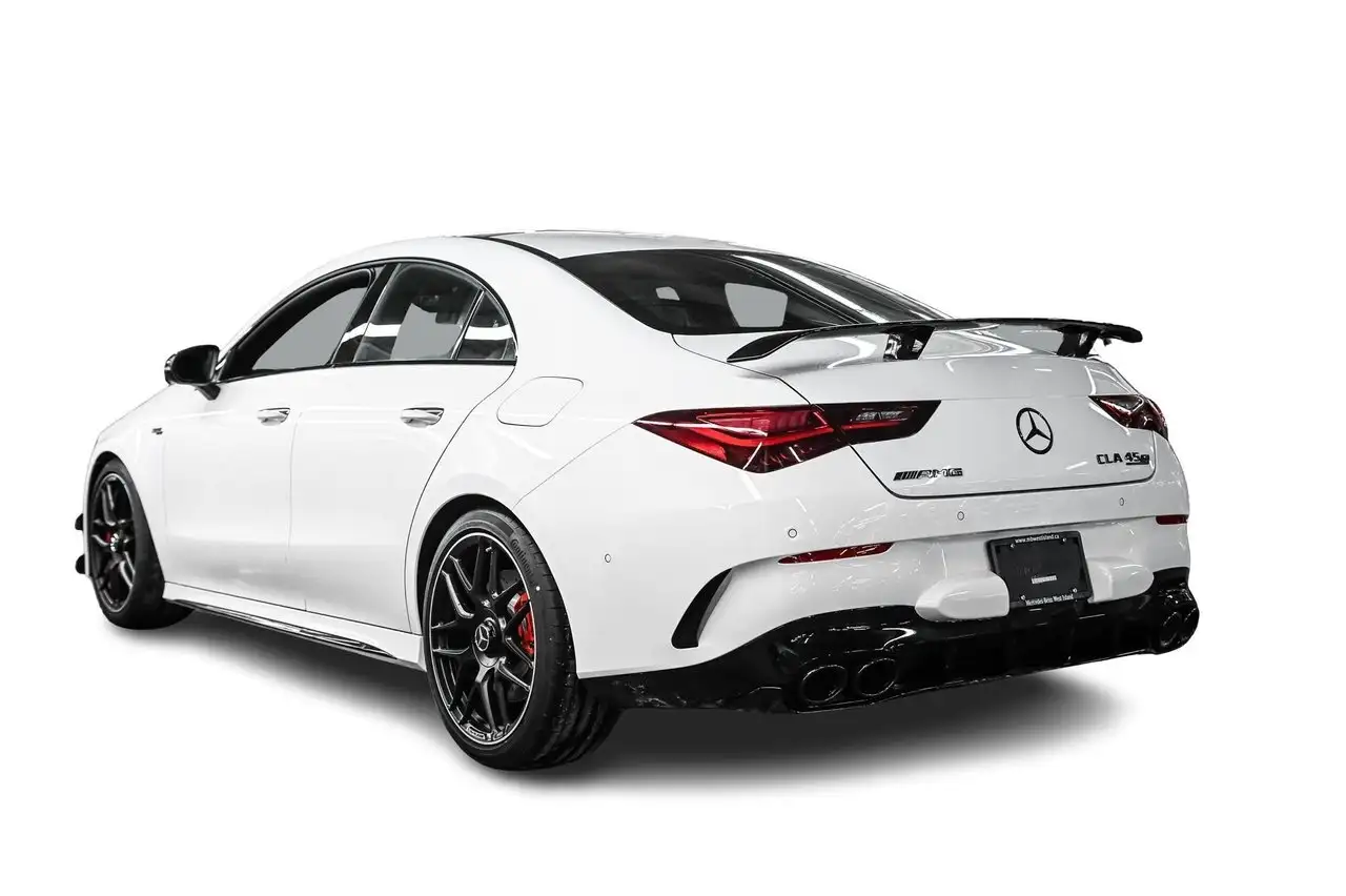 Mercedes-Benz CLA снимка Mercedes-Benz CLA