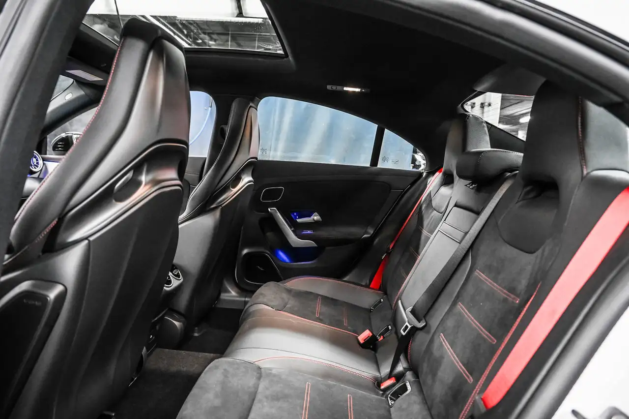 Mercedes-Benz CLA снимка Mercedes-Benz CLA