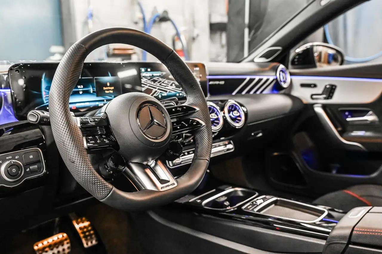Mercedes-Benz CLA снимка Mercedes-Benz CLA