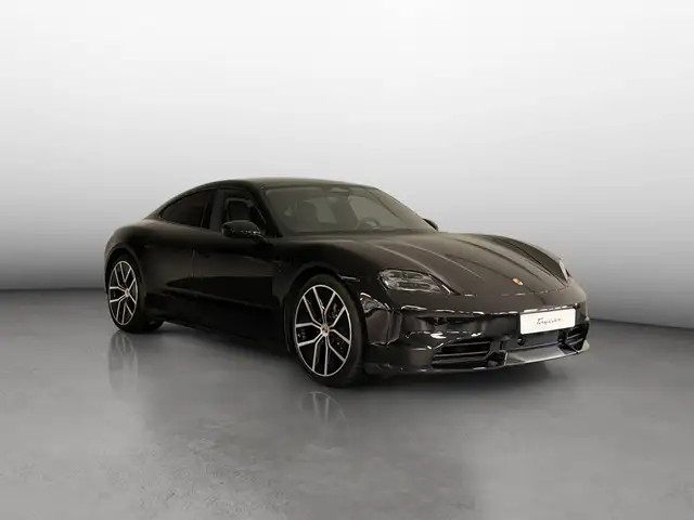 Porsche Taycan view 7