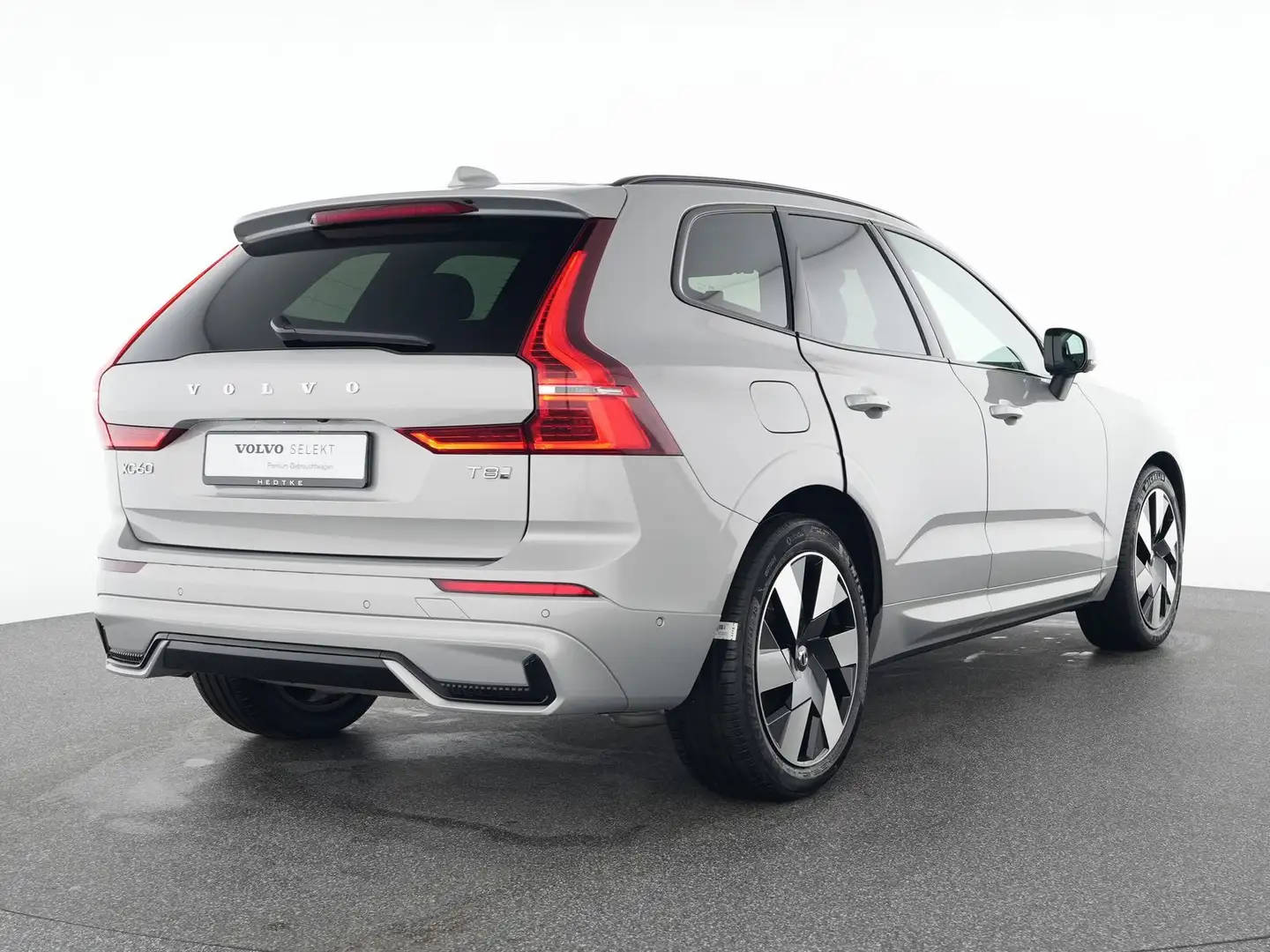Volvo XC60 T8 AWD Plus Dark 20"+LUFTFAHRWERK+360°+ACC Silber - 2