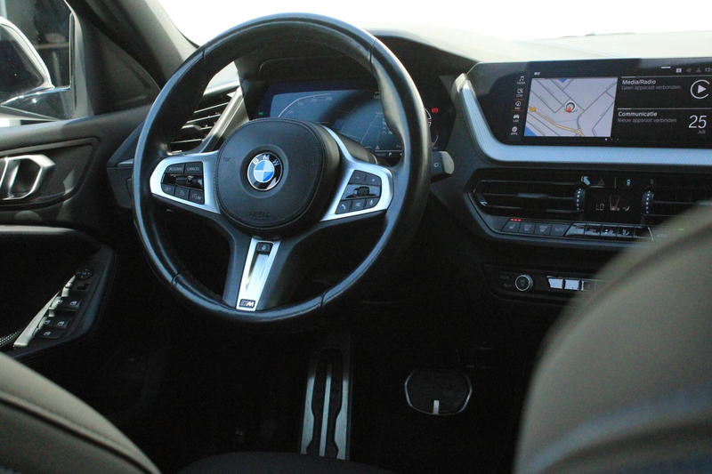 BMW 120 1-serie 120i M Sport Pro Pano Camera Trekhaak Stuu — photo 26