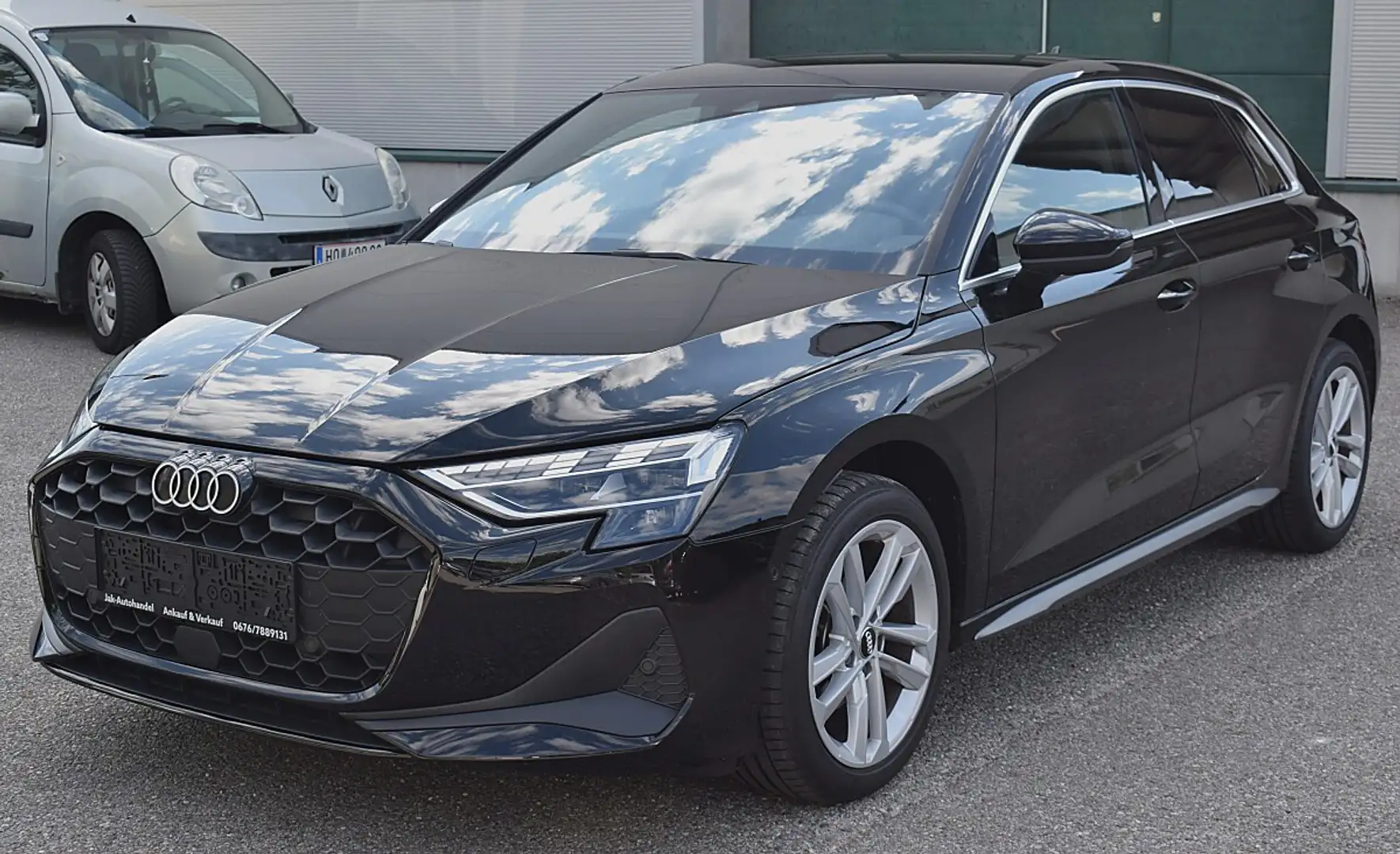Audi A3 30 1.5 TFSI Sportback Schwarz - 1