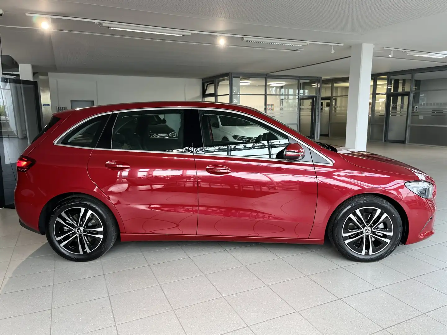 Mercedes-Benz B 200 B 200 Progressive+RüKa+LED+Navi+DAB+Lenkradhzg++ Rot - 2