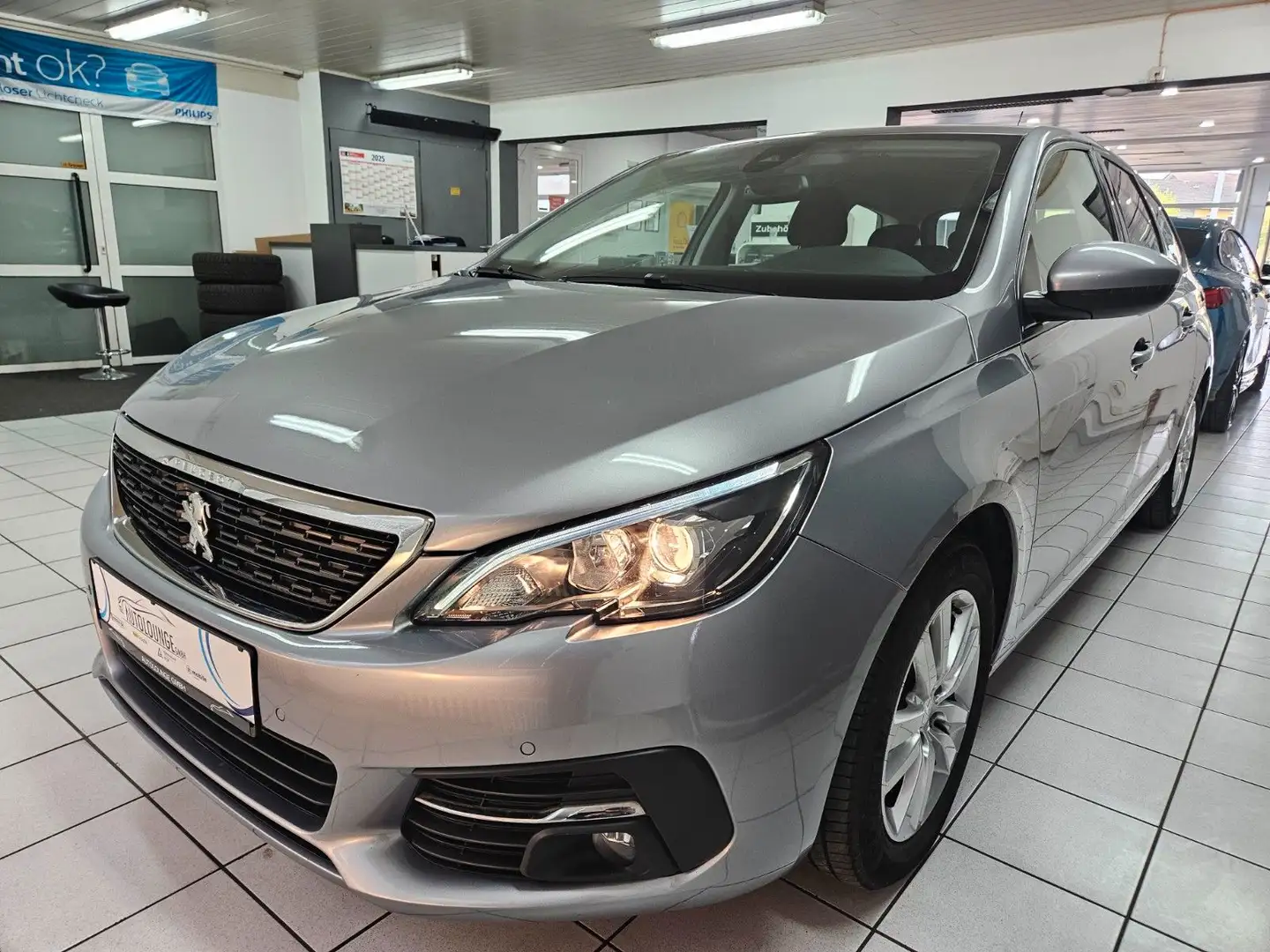 Peugeot 308 SW Active Business AUT.*PDC*NAVI*MIRROLINK* Gris - 2