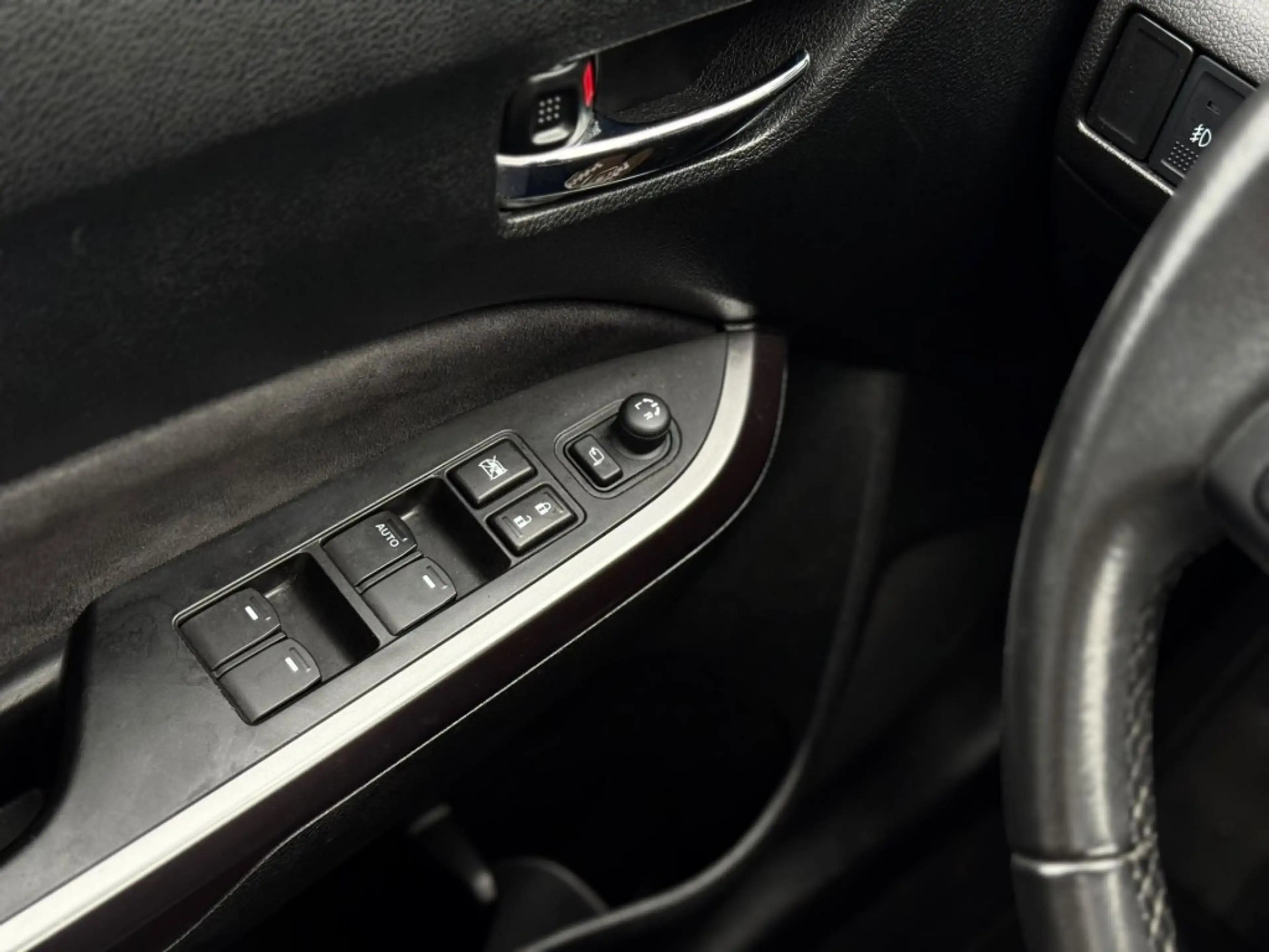 Suzuki Vitara 1.4 STYLE A/T PANODAK CARPLAY CAMERA TREKHAAK 1500 — photo 15