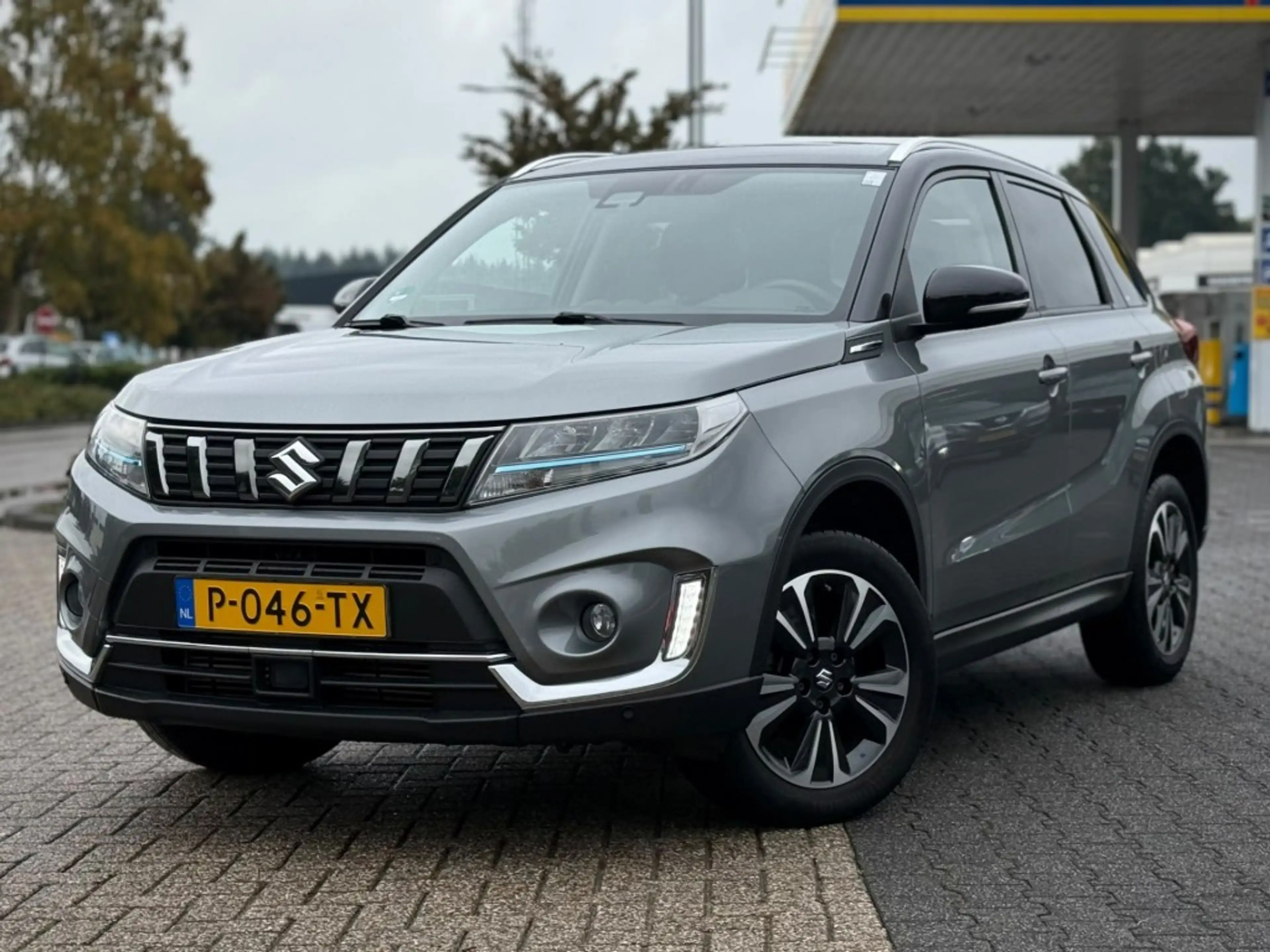Suzuki Vitara 1.4 STYLE A/T PANODAK CARPLAY CAMERA TREKHAAK 1500