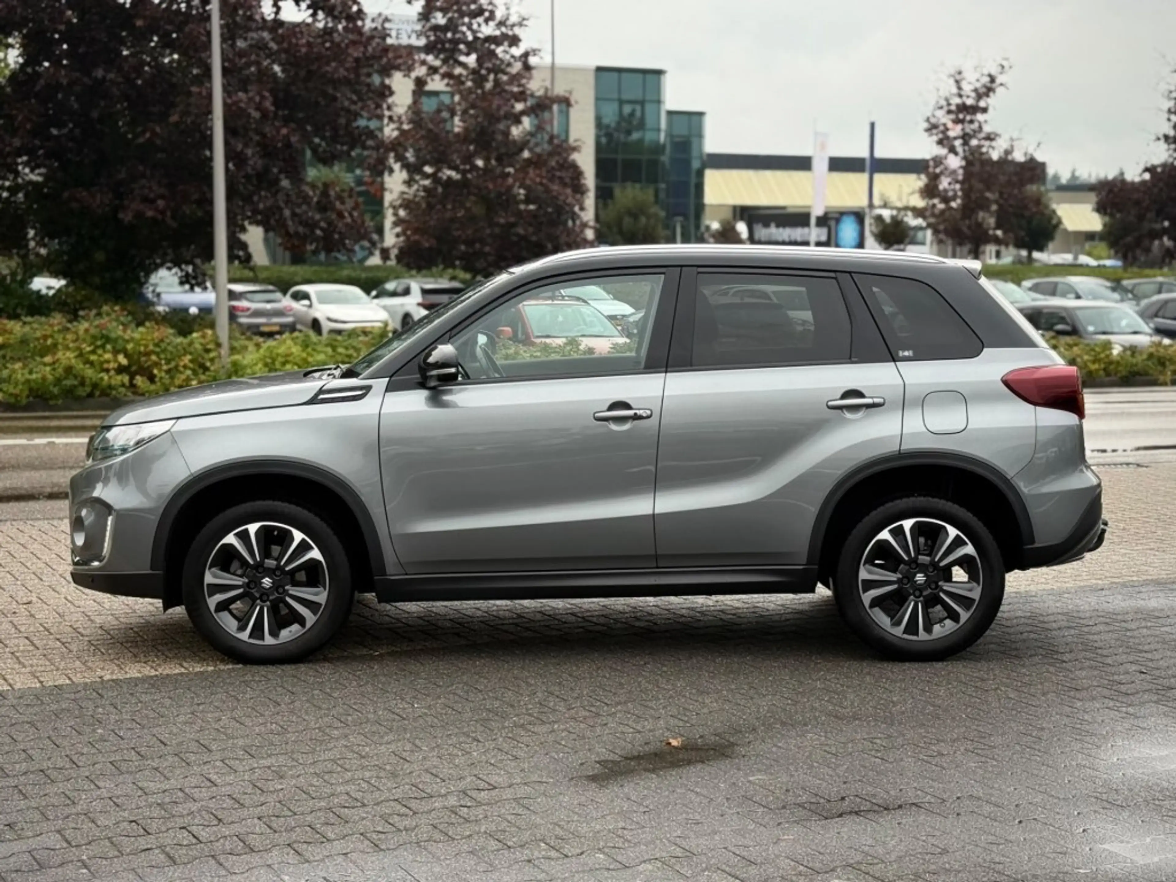Suzuki Vitara 1.4 STYLE A/T PANODAK CARPLAY CAMERA TREKHAAK 1500 — photo 2