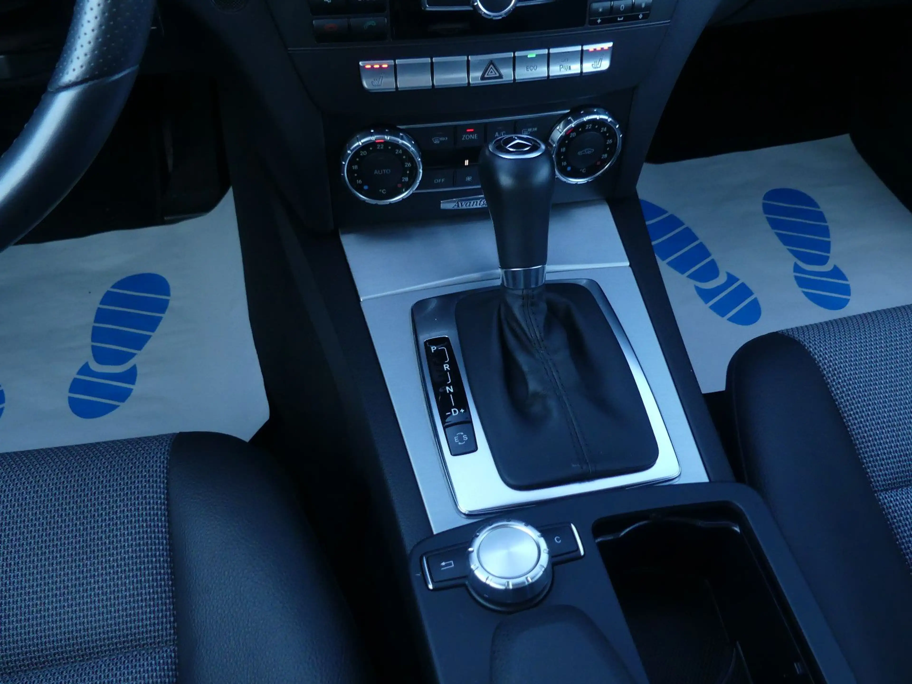 Mercedes-Benz C 180 C180 CGI Aut. Avantgarde Navi Lim Temp SZH PDC — photo 13