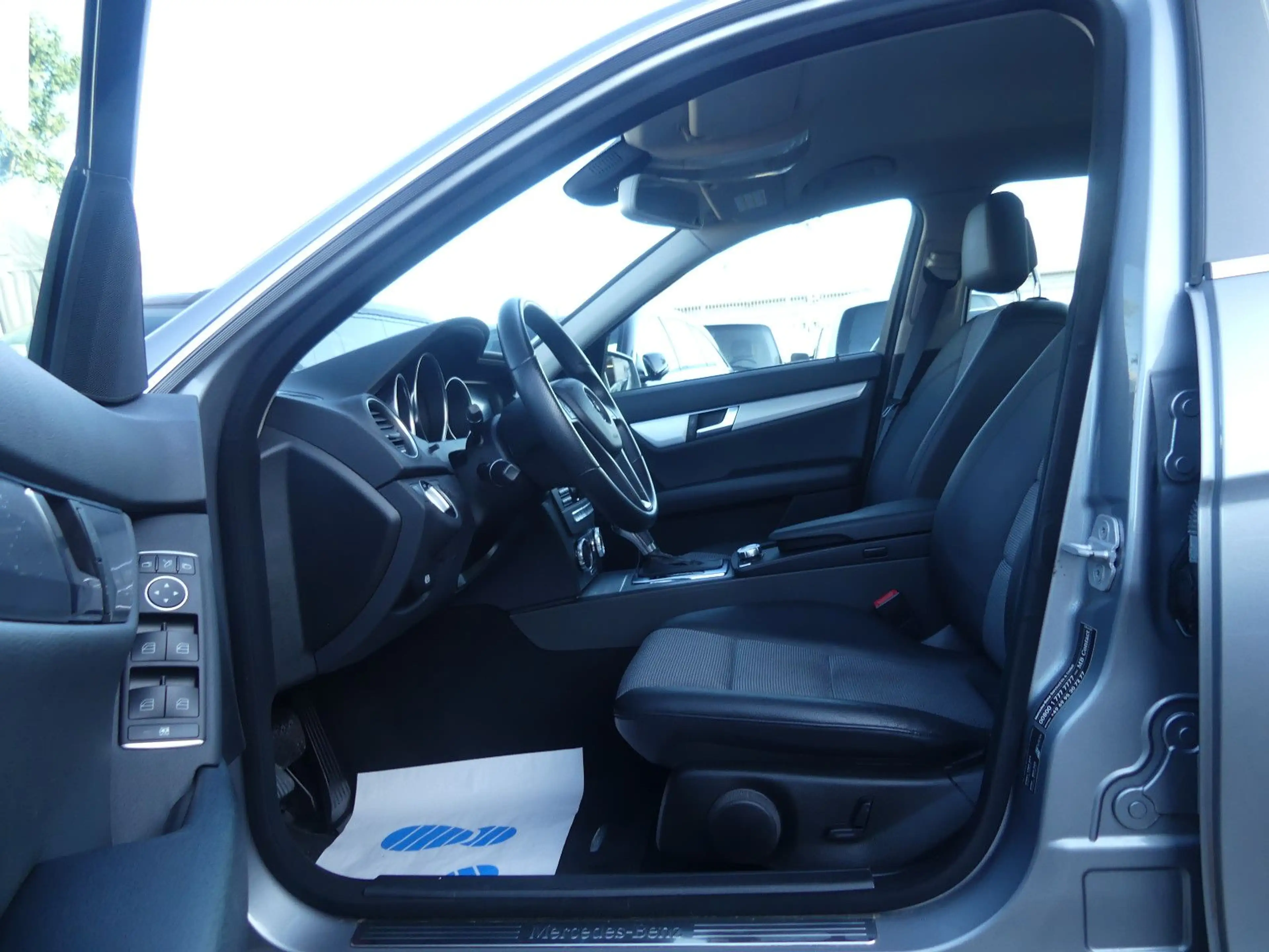 Mercedes-Benz C 180 C180 CGI Aut. Avantgarde Navi Lim Temp SZH PDC — photo 14