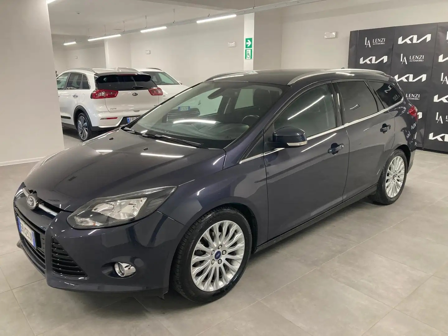 Ford Focus Focus SW 1.0 ecoboost Titanium SOLO 53.500 KM.... Grijs - 2