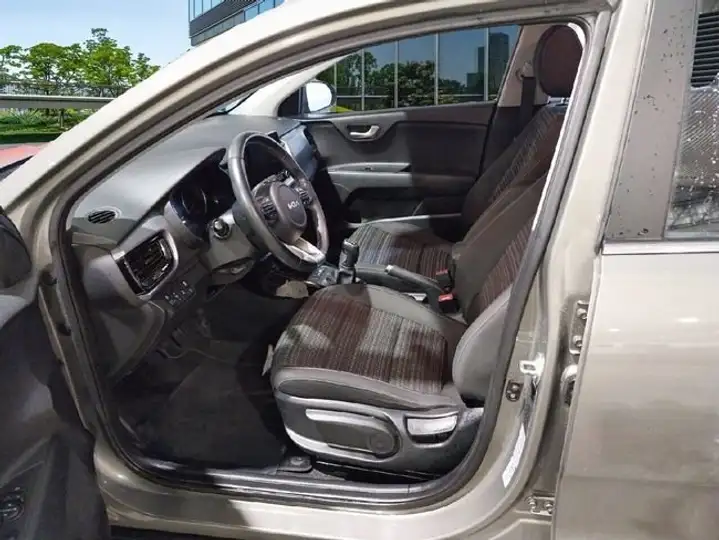 Kia Stonic 2023, foto 7