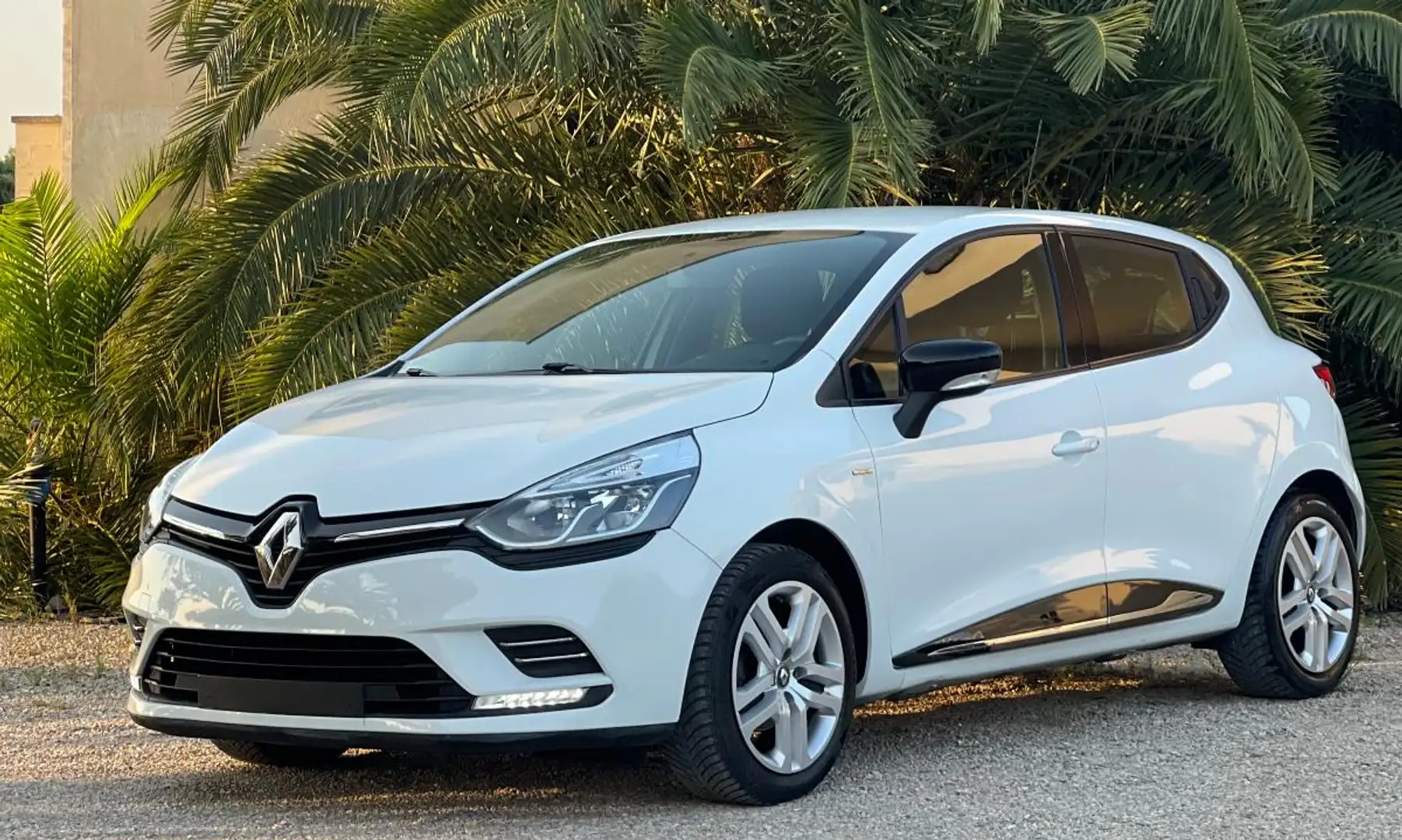 Renault Clio 1.2 75 CV 5p. Intens Wit - 2