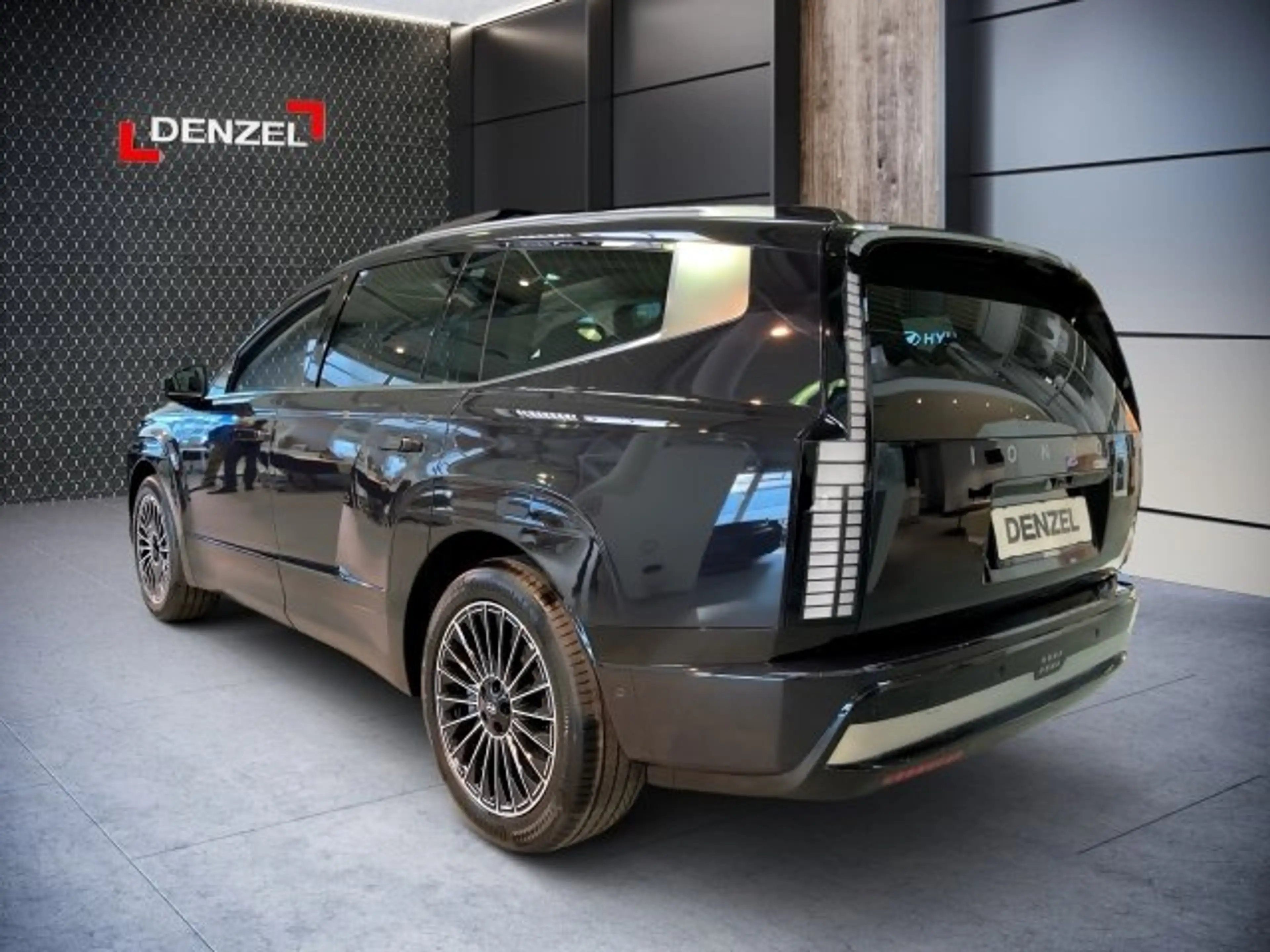 Hyundai IONIQ 9 Calligraphy 110 kWh 4WD — photo 3