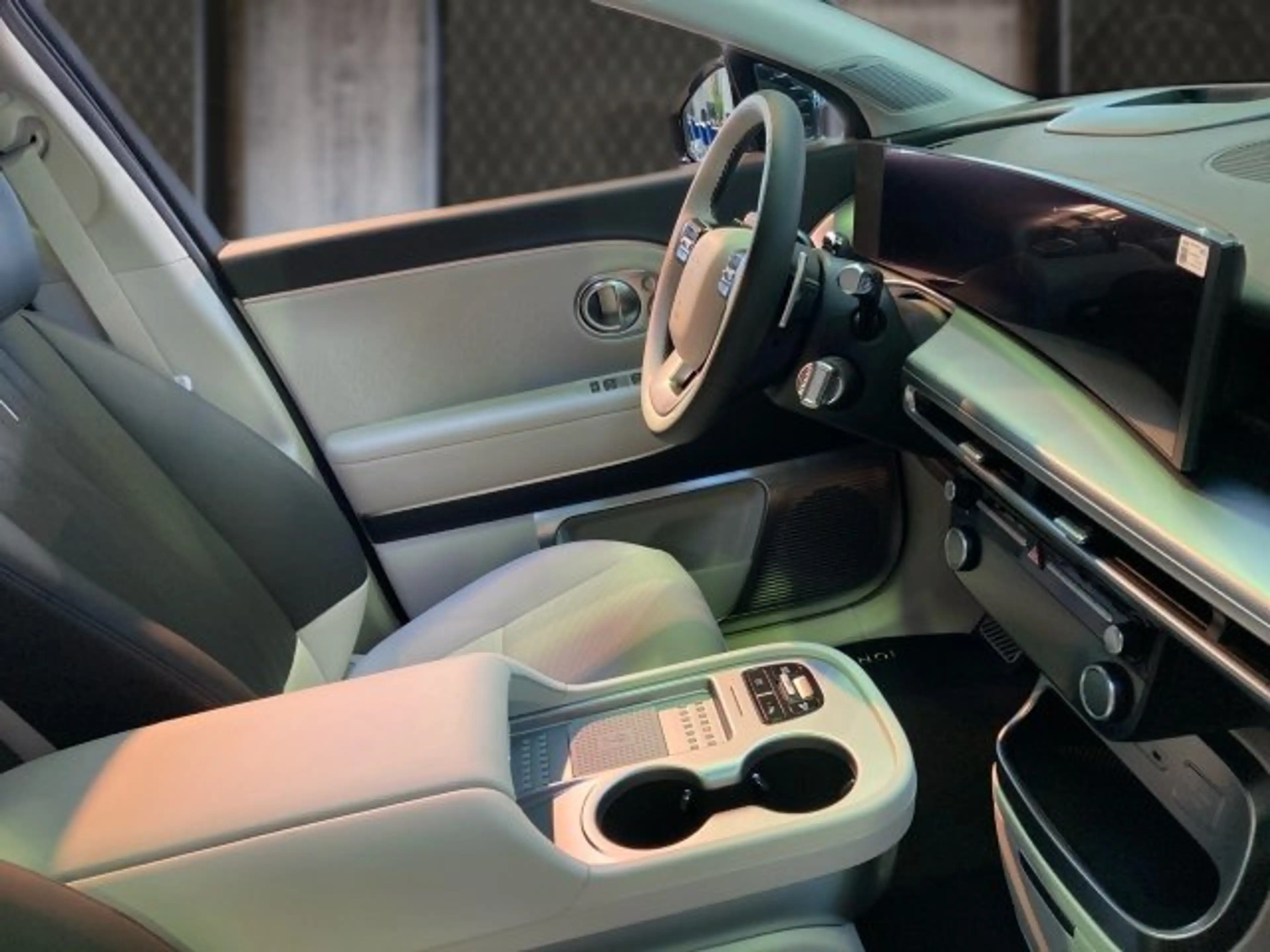 Hyundai IONIQ 9 Calligraphy 110 kWh 4WD — photo 6