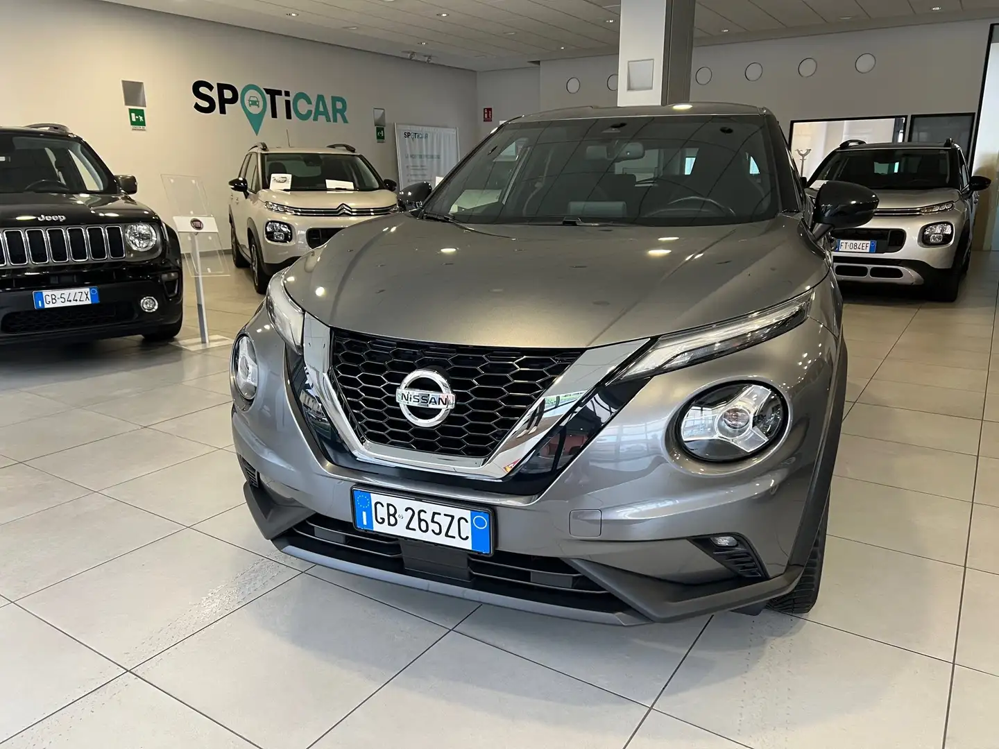 Nissan Juke Juke II 2020 1.0 dig-t N-Connecta 117cv dct Gris - 2