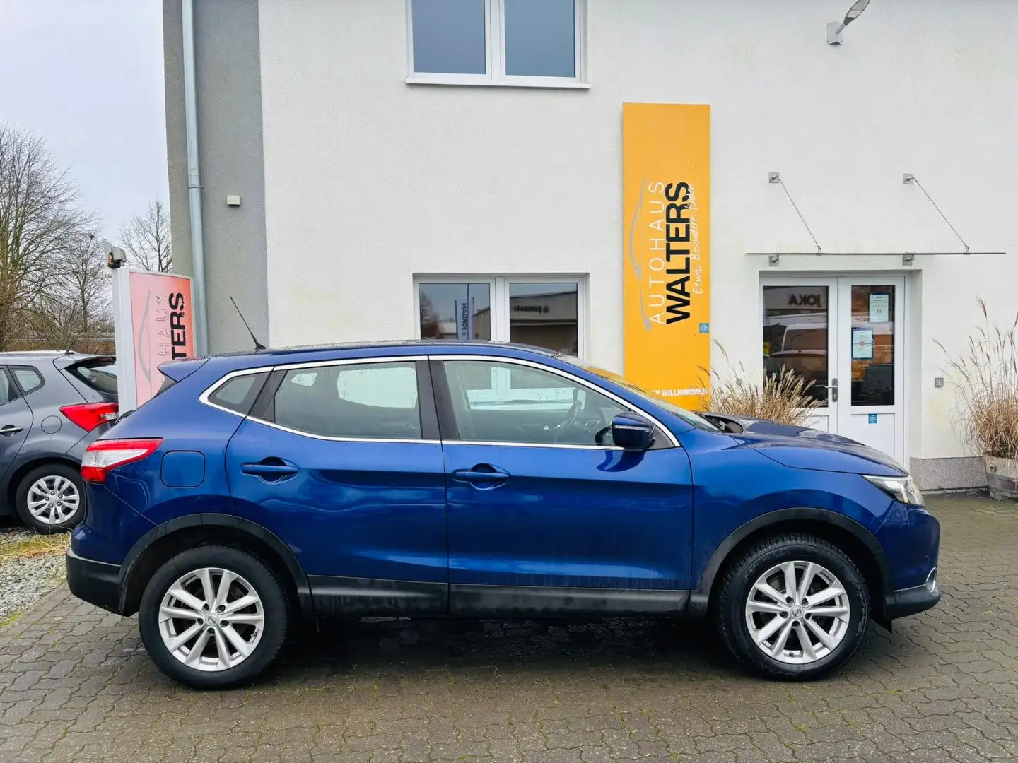 Nissan Qashqai 1.6 Acenta-Klima-SH-Alu-Navi-PDC-AHK- Azul - 1