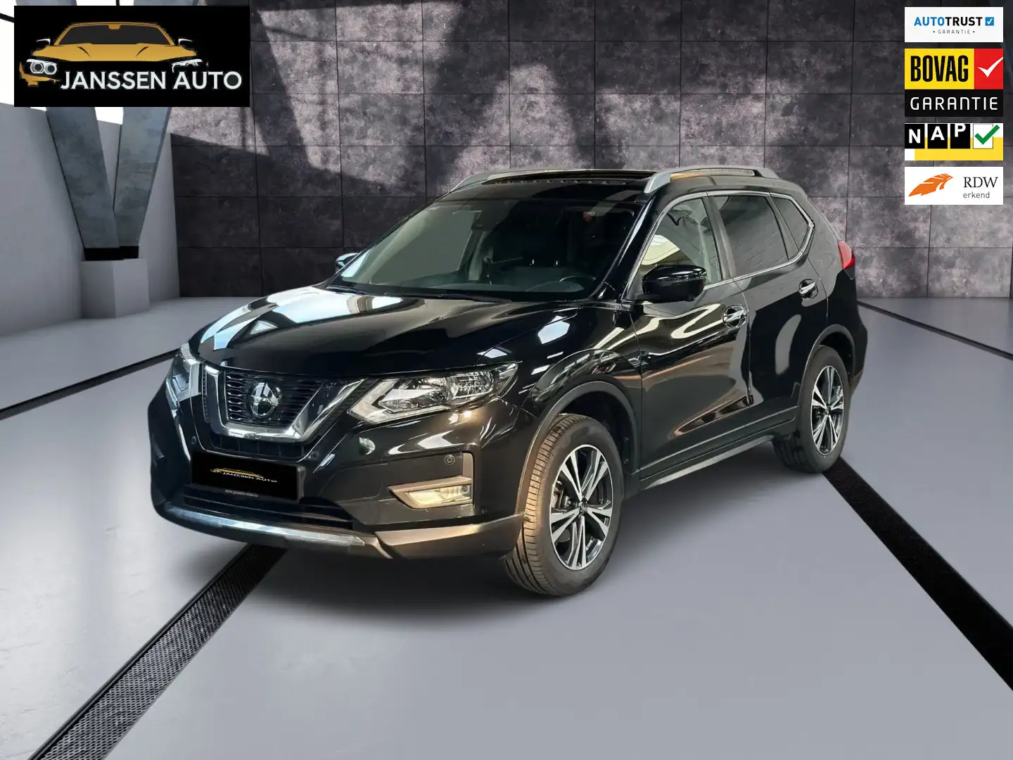 Nissan X-Trail 1.3 DIG-T Tekna, Pano, Camera, Navi, Trekhaak, 1/2 Zwart - 1