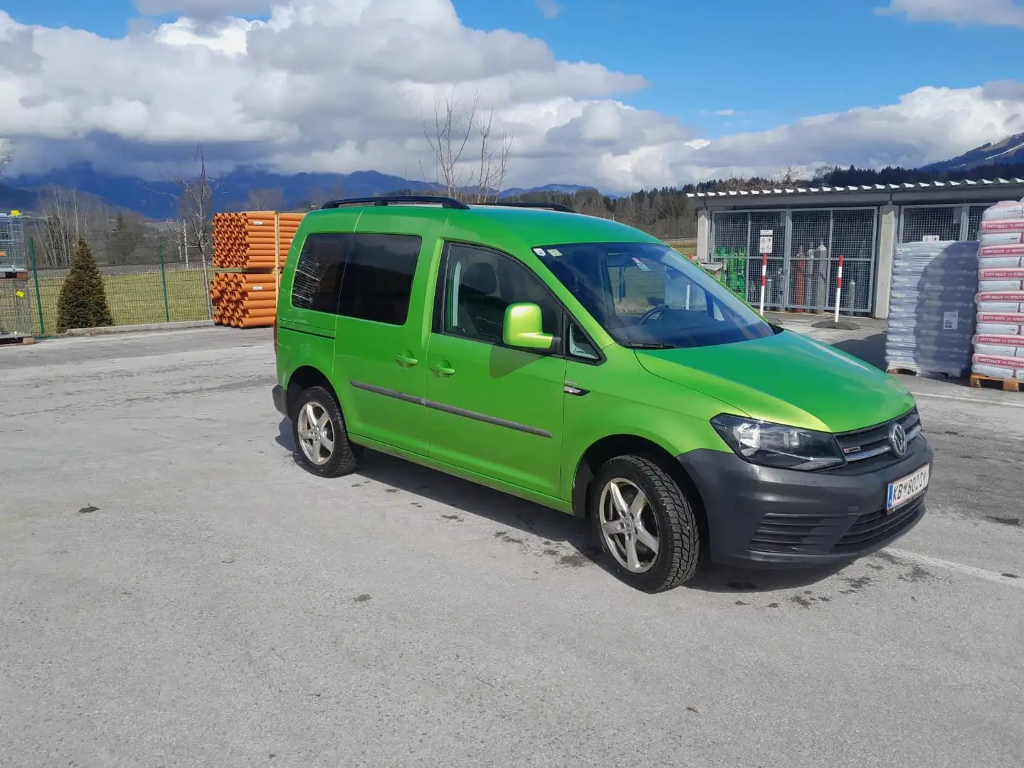 Volkswagen Caddy Caddy Kombi Maxi Life Family 1,9 TDI DSG Family Grün - 1