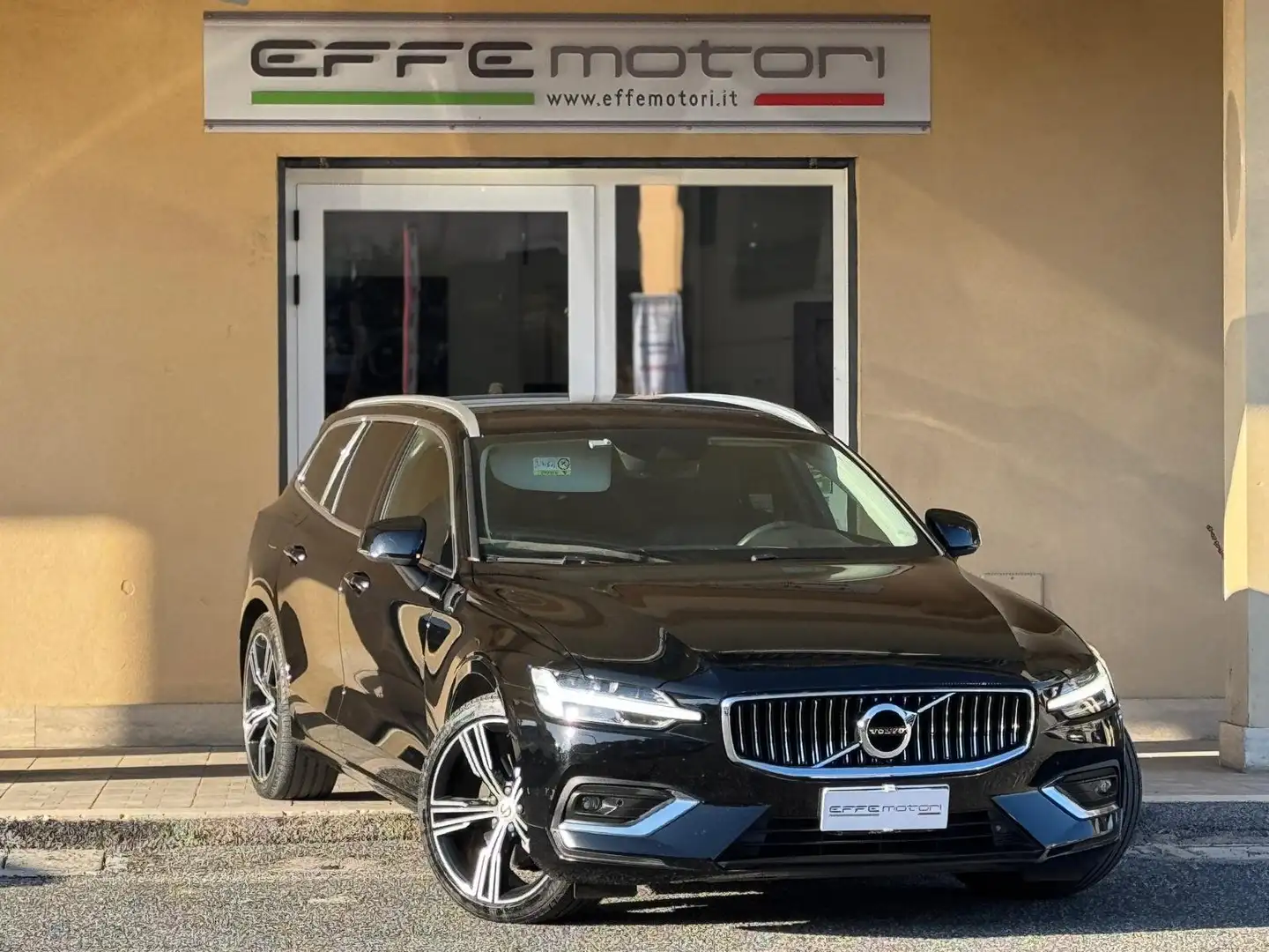 Volvo V60 V60 II 2019 2.0 b4 Inscription auto Nero - 1