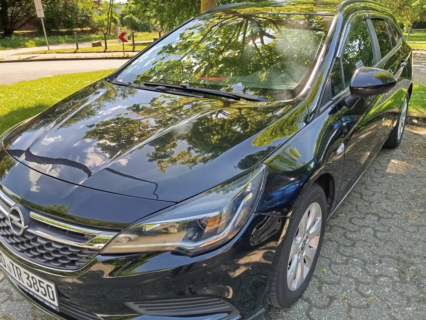 Opel Astra K 1.6 D Start/Stop Sports Tourer Business neu TÜV Schwarz - 2