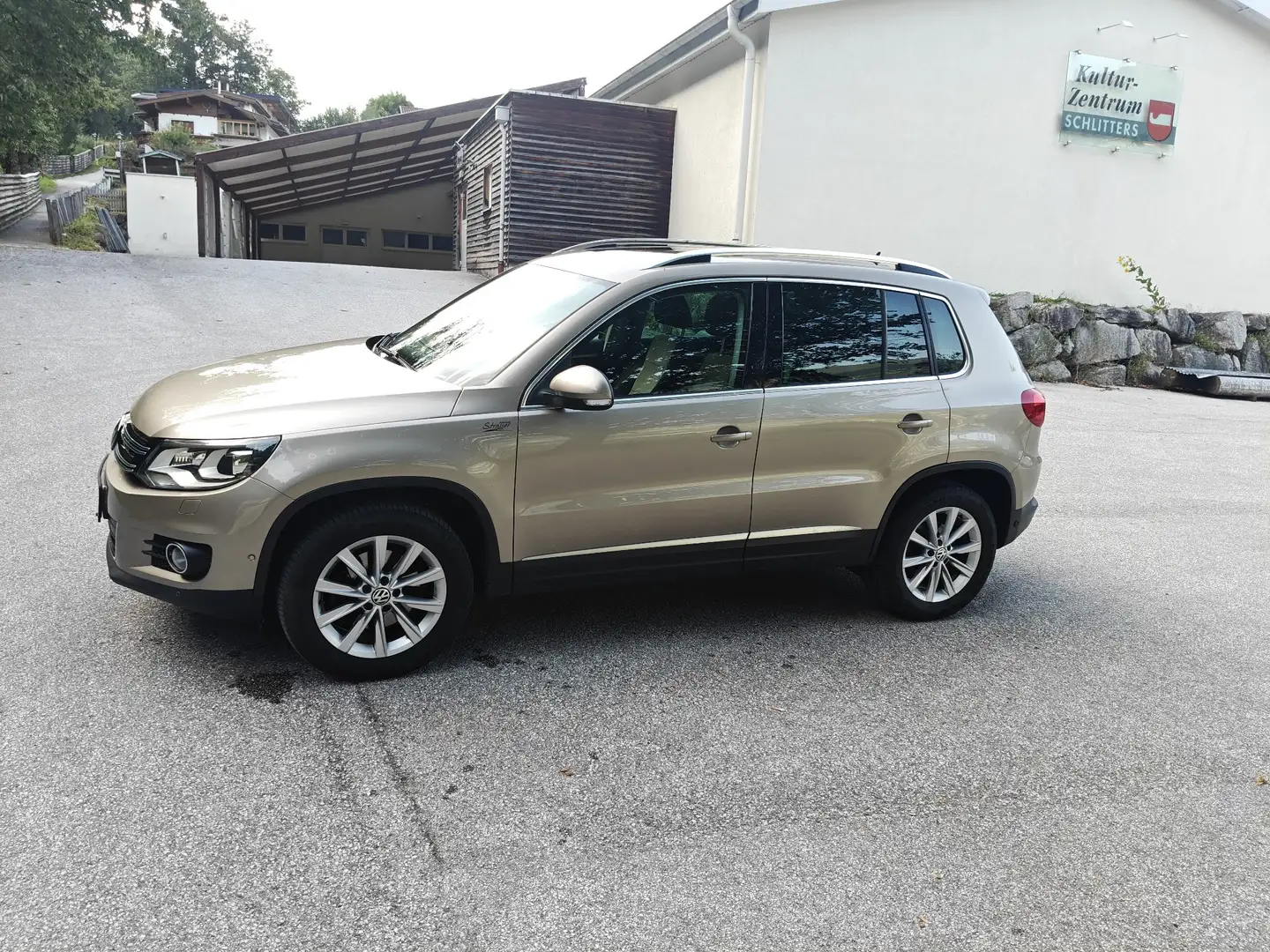Volkswagen Tiguan 2,0 TDI BMT 4Motion Sky DPF Bronze - 1