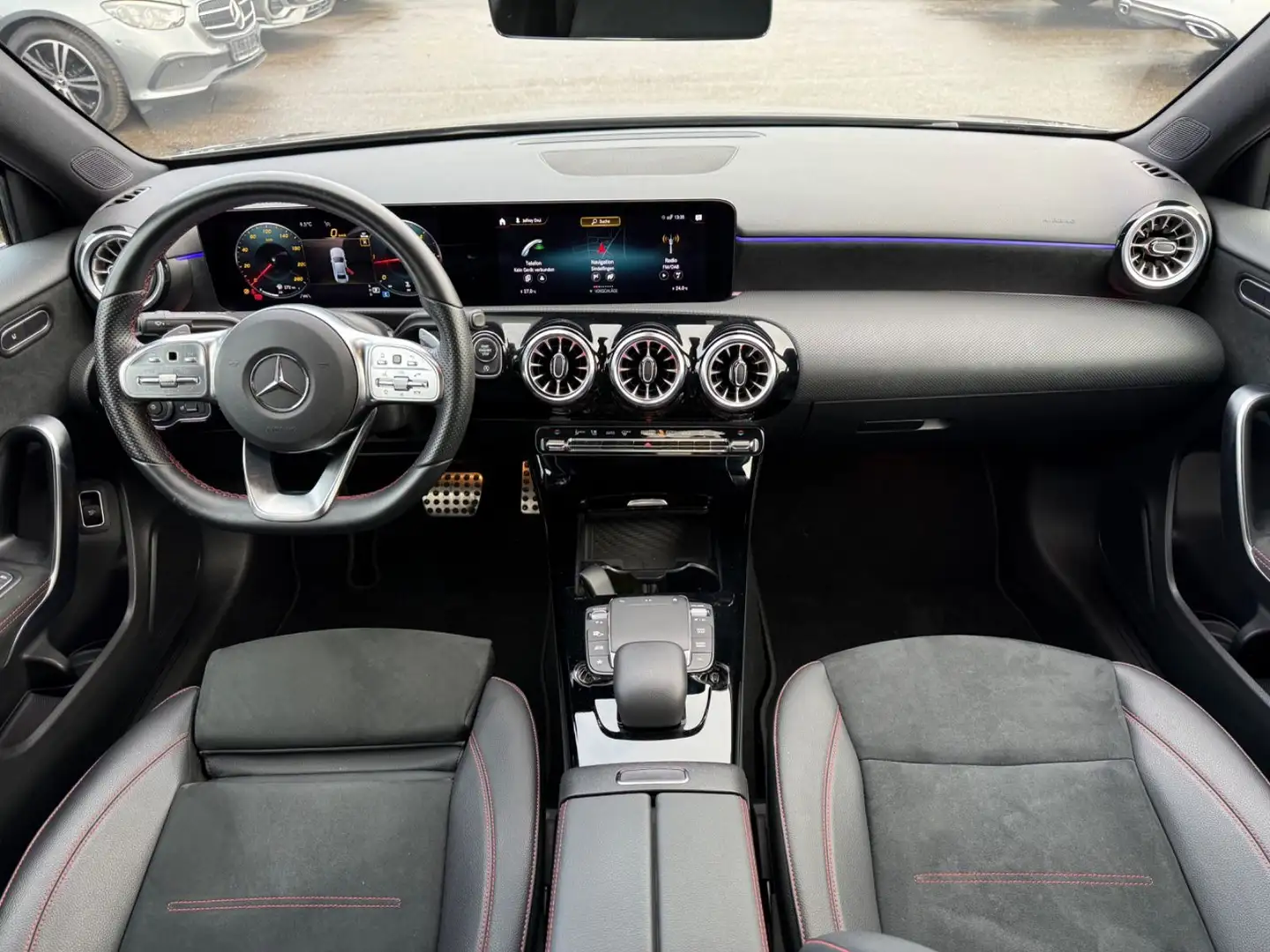 Mercedes-Benz A 200 d  Lim.*AMG-Line+Ambiente-Plus+Live Traffi Grau - 2