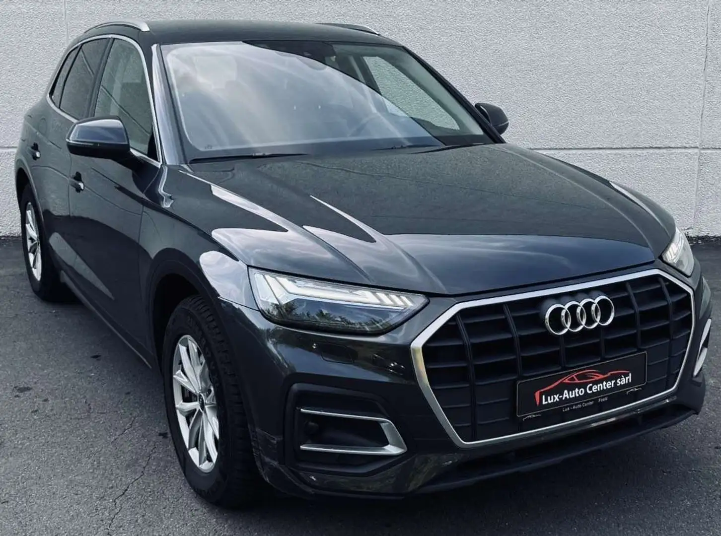 Audi Q5 30 TDi Business Edition S tronic Gris - 2