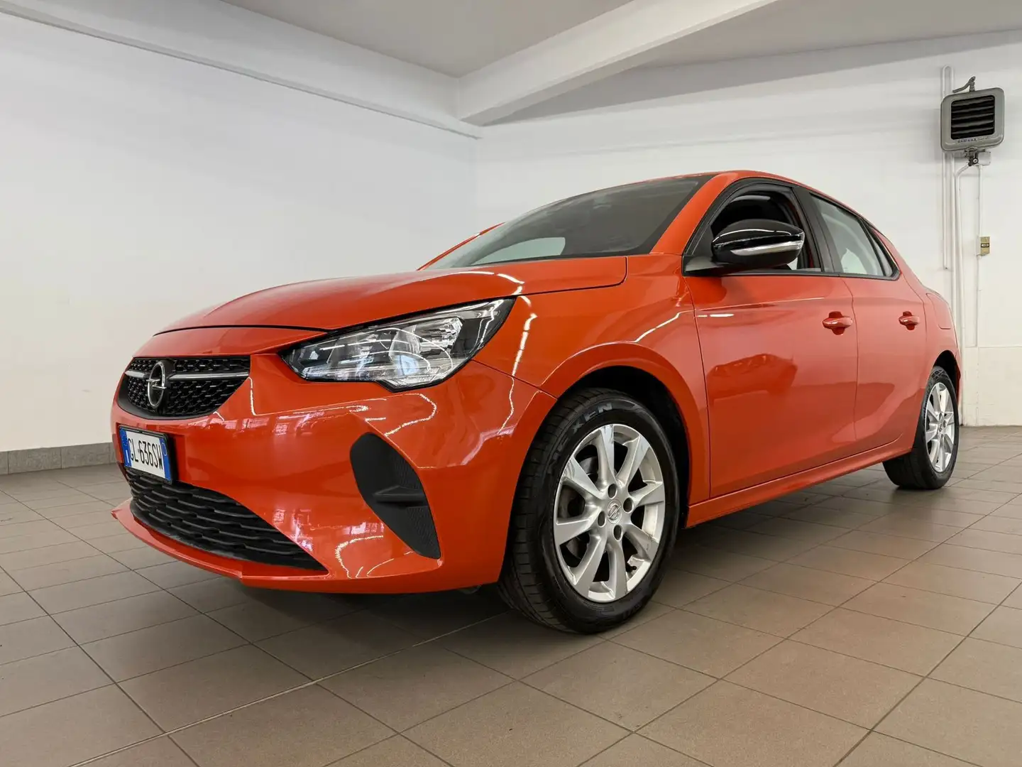 Opel Corsa 1.2 Edition Oranje - 2