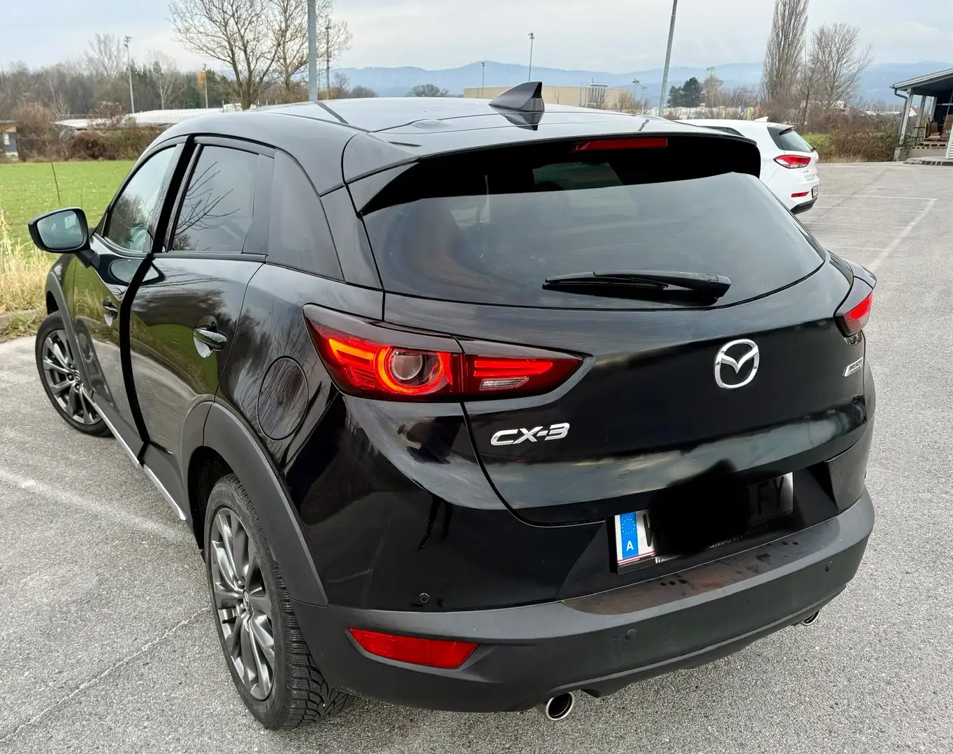 Mazda CX-3 CX-3 G121 Takumi Plus Aut. Takumi Plus Schwarz - 2