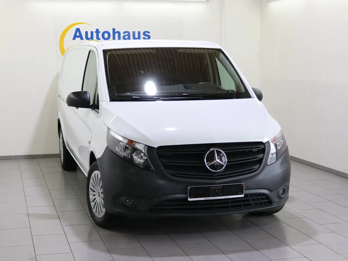 Mercedes-Benz Vito 116 CDI 9G EXTRALANG"NAVI"SHZ"AHK"3SITZER"KAMERA" Weiß - 1