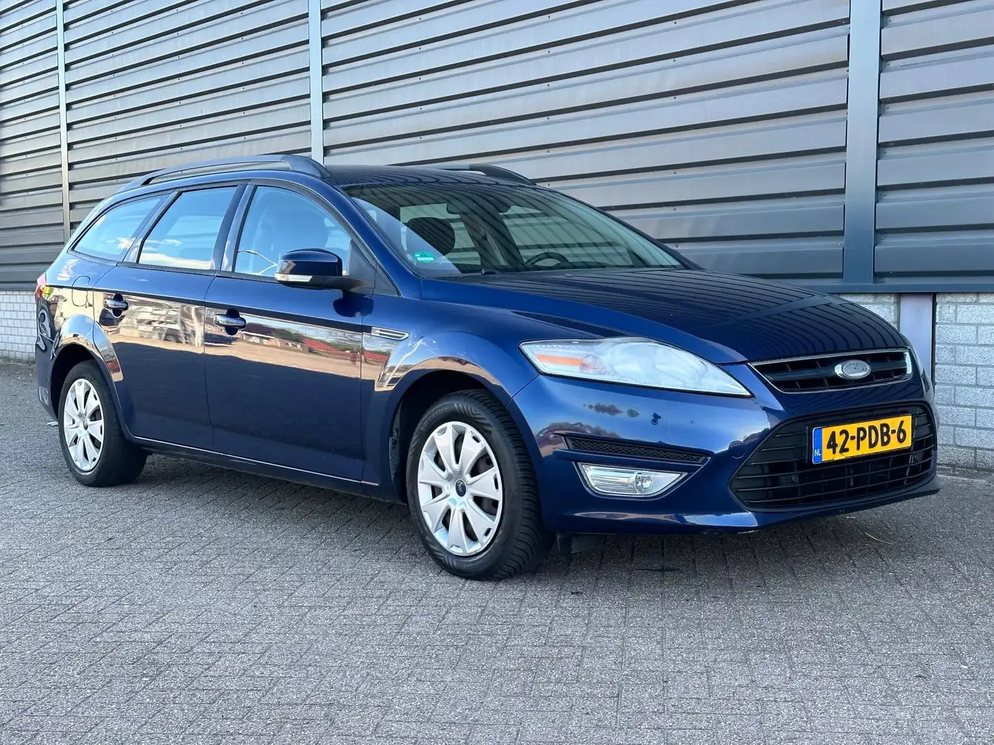 Ford Mondeo Wagon 1.6 Trend Business Navi cruise Blauw - 2