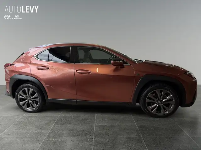 Lexus Ux view 7