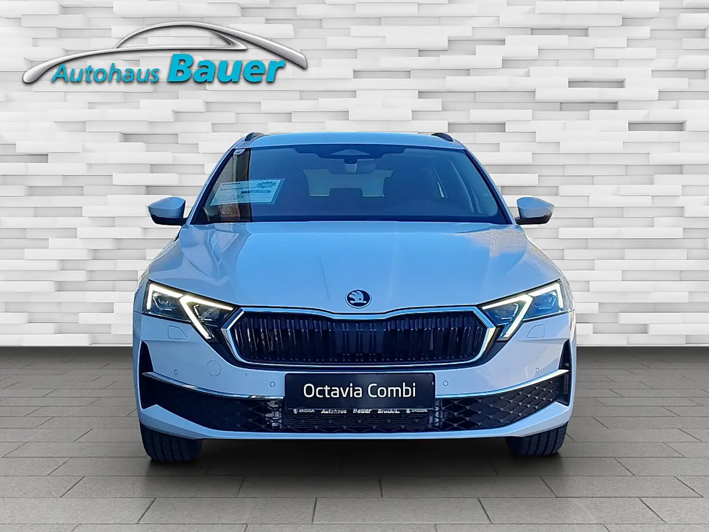 Skoda Octavia Kombi 2,0 TDI Selection DSG Weiß - 2