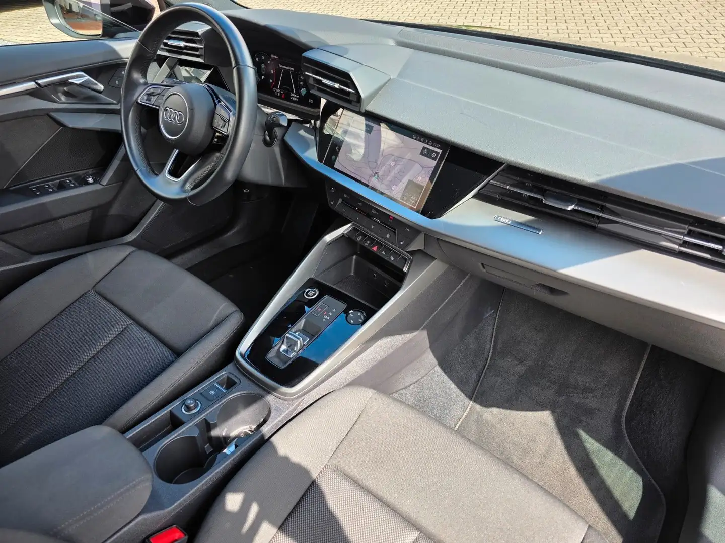 Audi A3 Limousine 35 TDI Automatik/ACC/Navi/S line Schwarz - 2